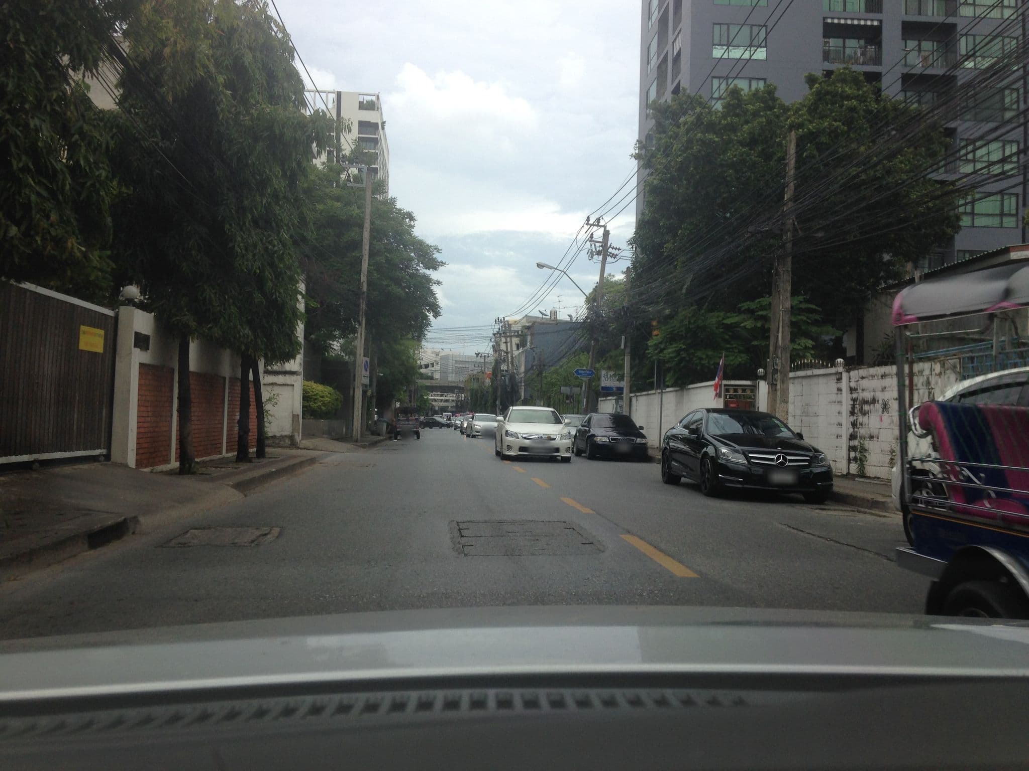 Street view near Panviman Resort, Phaya Thai — © ratirat (CC BY-SA · Mapillary)