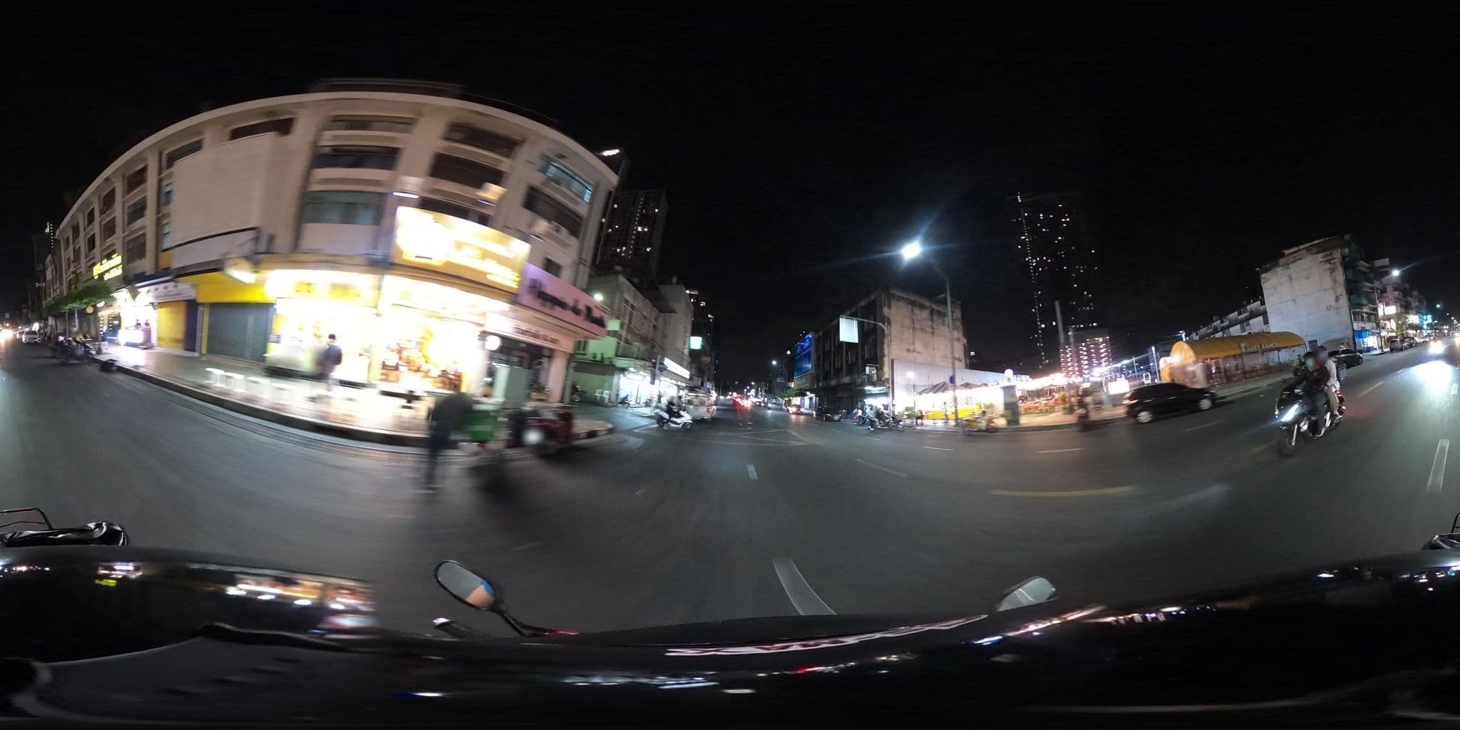 Street view near Mystic Place Hotel, Phaya Thai — © NatchaponJ (CC BY-SA · Mapillary)