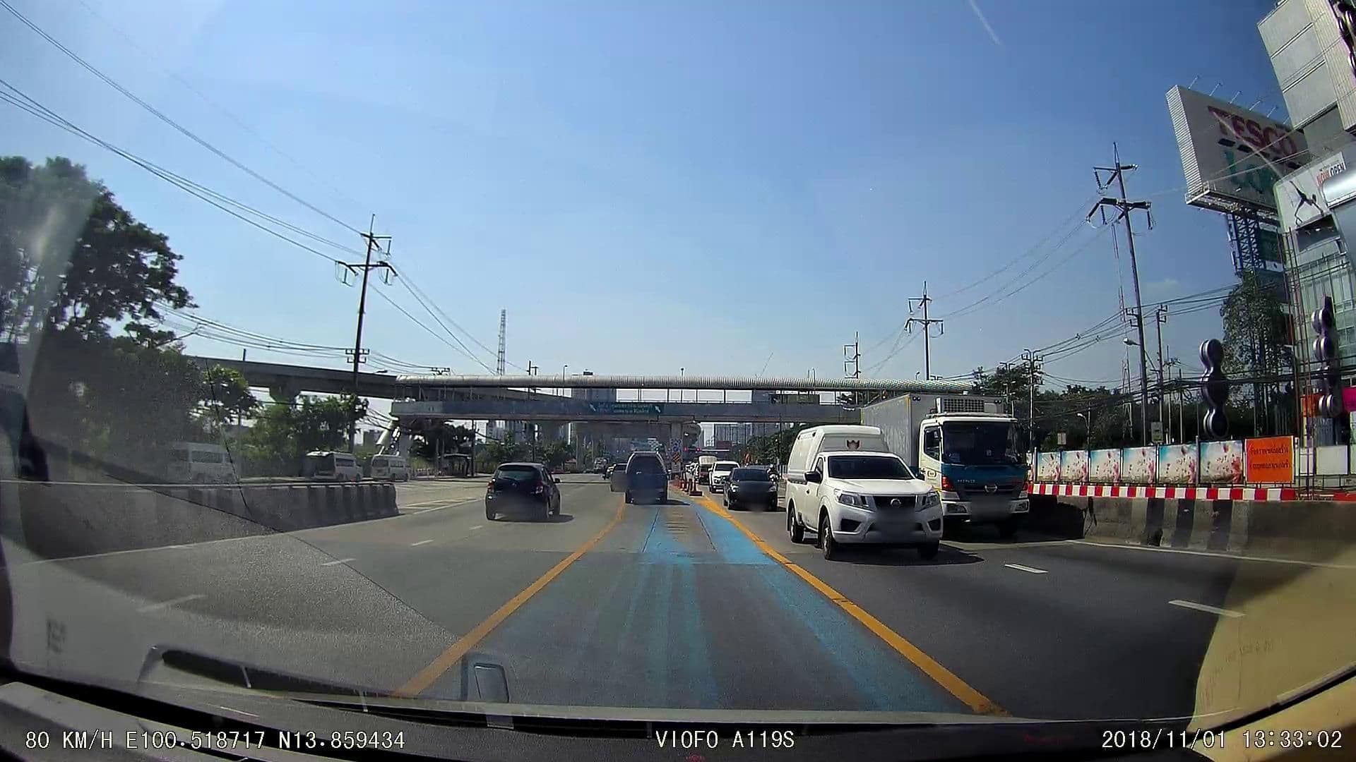 Street view near Weee, Mueang Nonthaburi — © poramet (CC BY-SA · Mapillary)