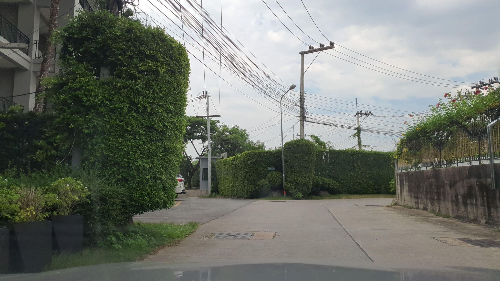Street view near Thai Orange House, Pattaya — © jrcarlsen (CC BY-SA · Mapillary)
