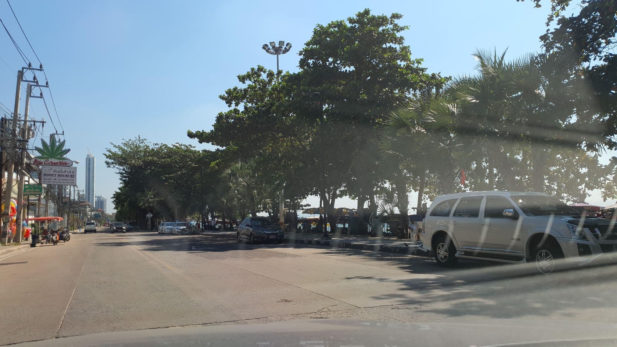 Street view near Dolphin place, Pattaya — © jrcarlsen (CC BY-SA · Mapillary)