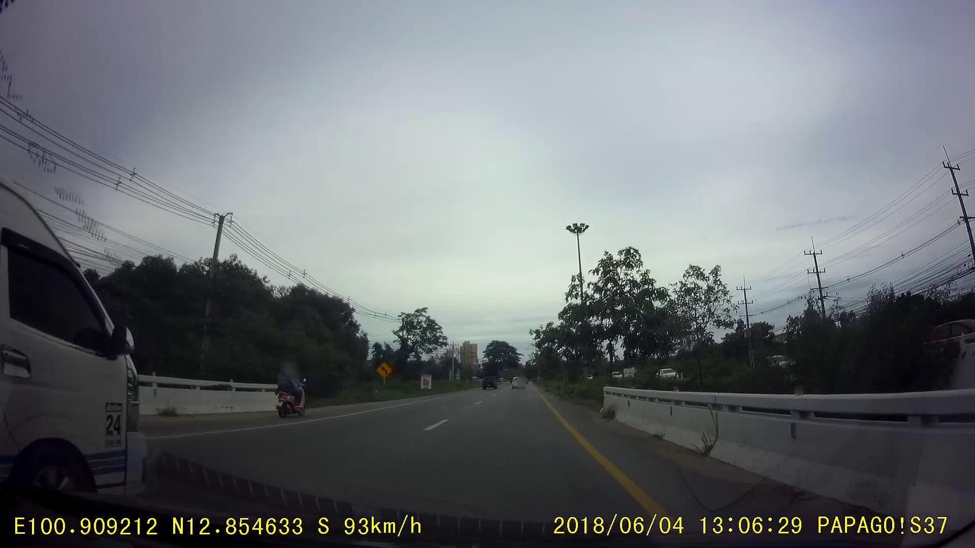 Street view near baantaley, Pattaya — © poramet (CC BY-SA · Mapillary)