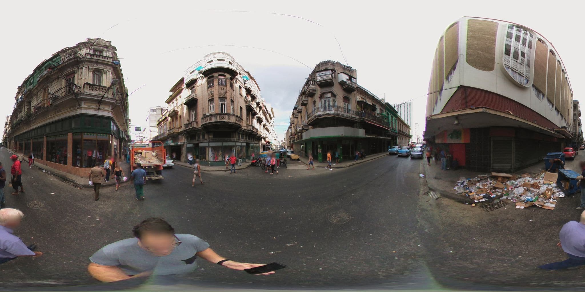 Street view near Villa Jonica, Centro Habana