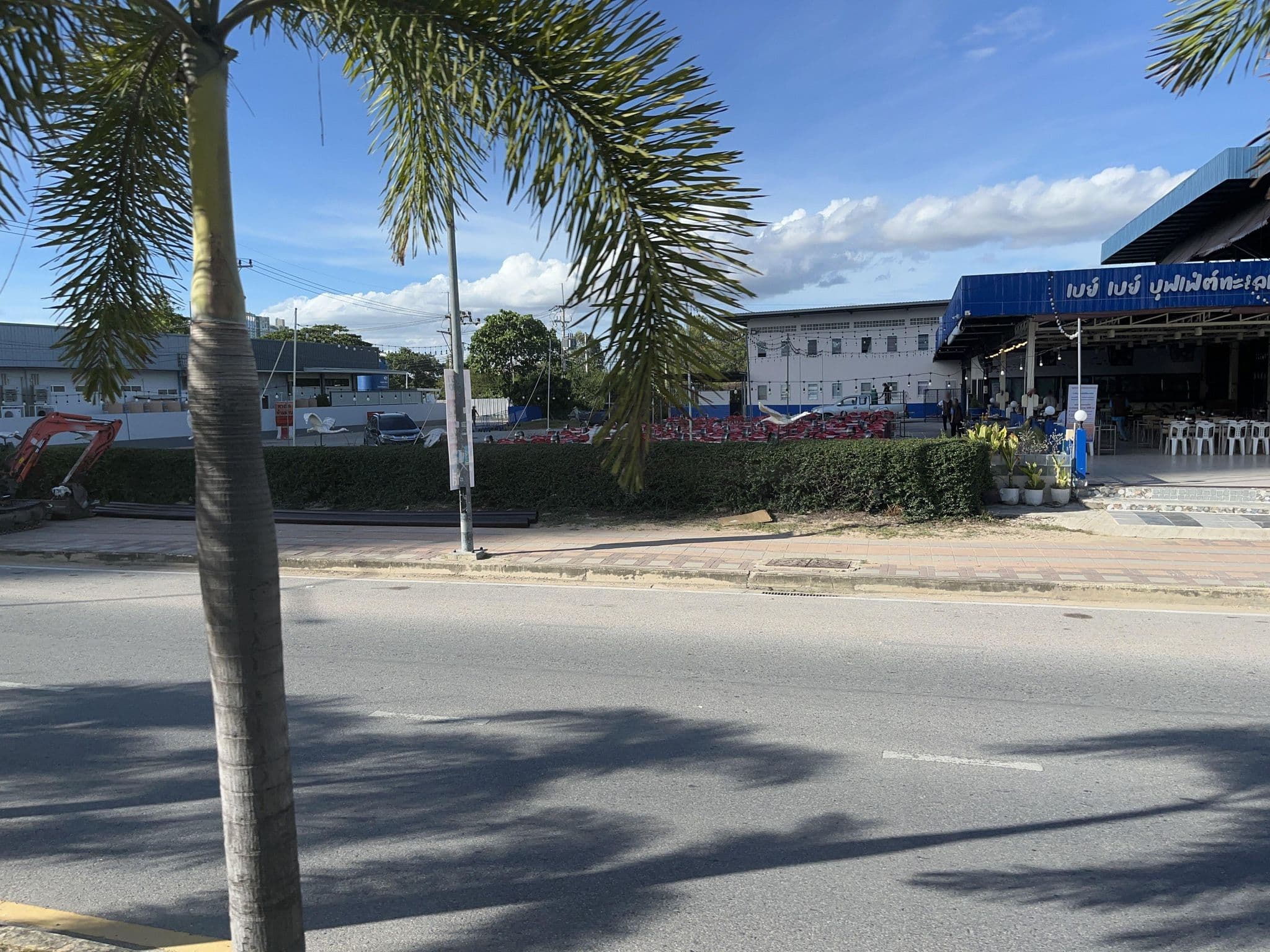 Street view near I-Talay - Swimming Pool, Pattaya — © DriveWithHoang (CC BY-SA · Mapillary)