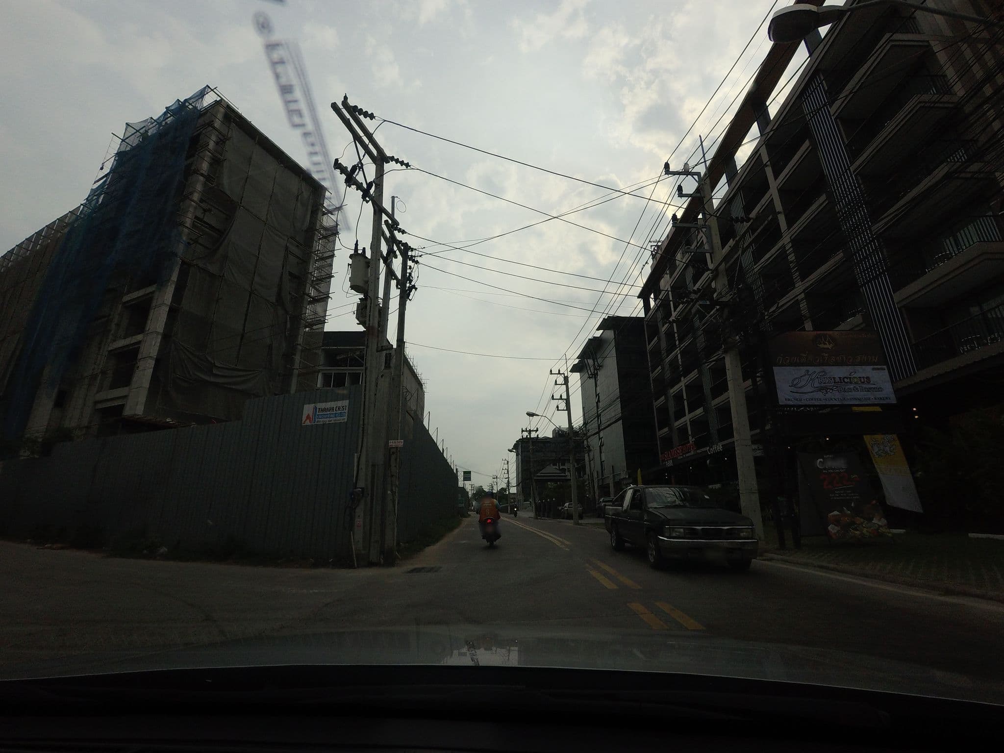 Street view near The Proud Hotel Pattaya, Pattaya — © mishari (CC BY-SA · Mapillary)