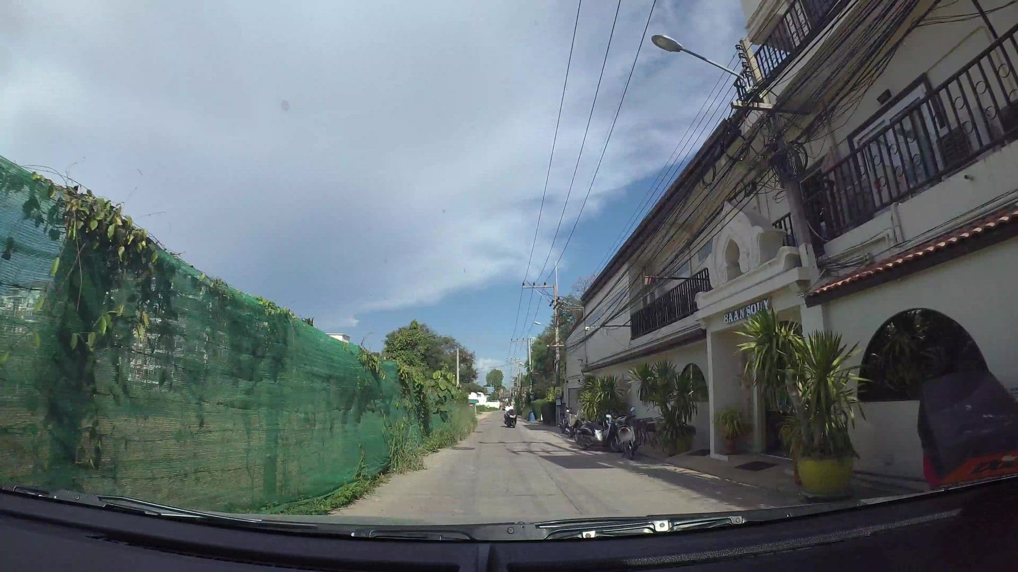 Street view near Baan Suay, Pattaya — © kaart_3 (CC BY-SA · Mapillary)