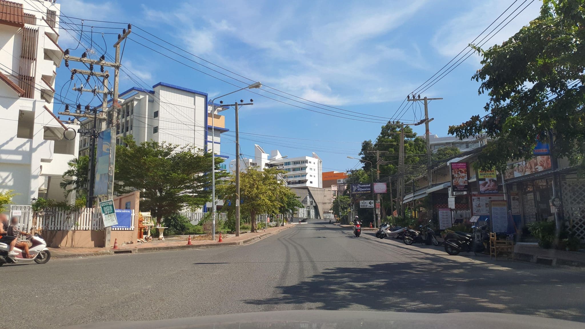 Street view near Hill Fresco a Restful Hotel, Pattaya — © jrcarlsen (CC BY-SA · Mapillary)