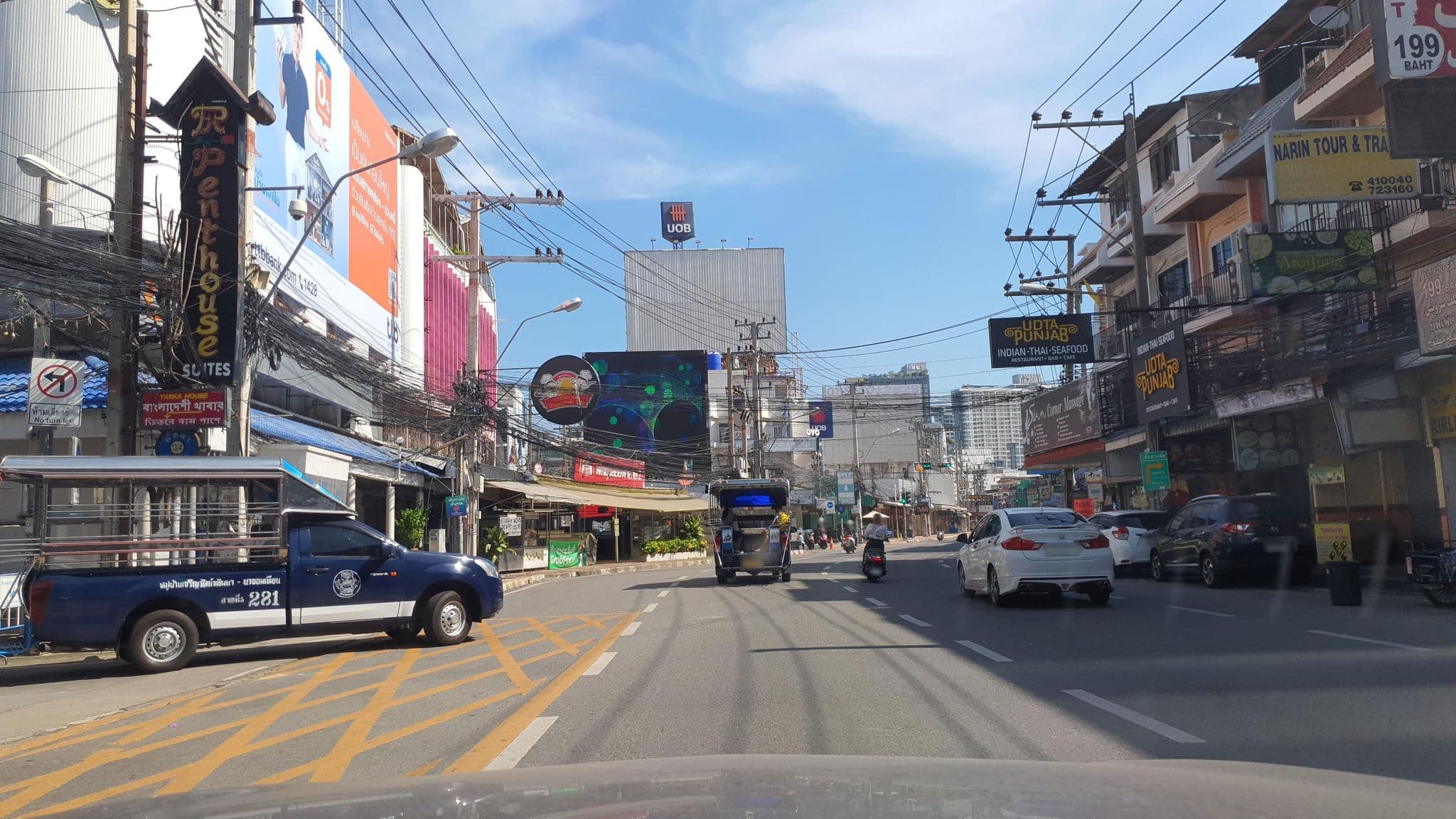 Street view near Classrooms Hotel, Pattaya — © jrcarlsen (CC BY-SA · Mapillary)
