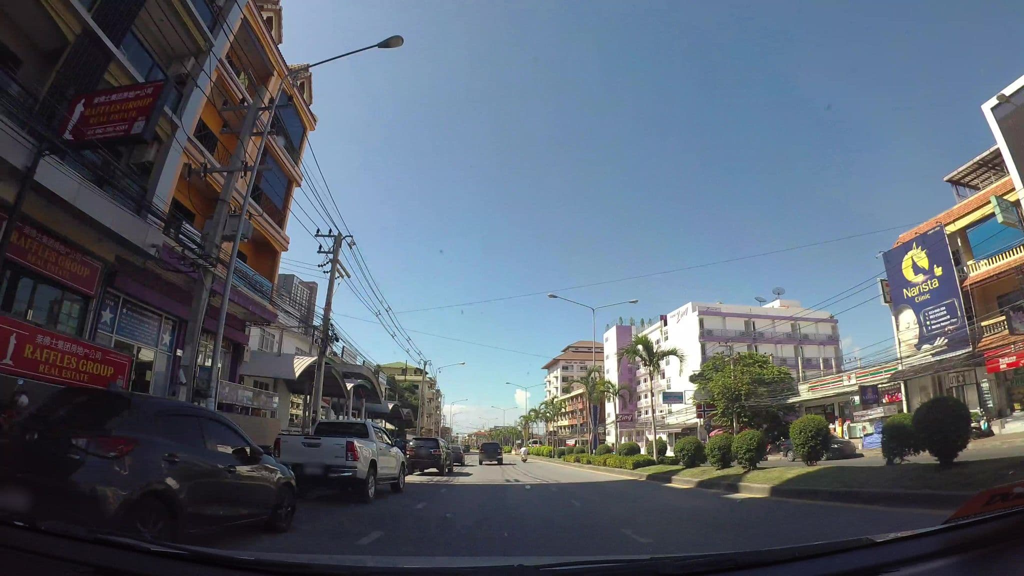 Street view near Jomtien Bayview Hotel, Pattaya — © kaart_3 (CC BY-SA · Mapillary)