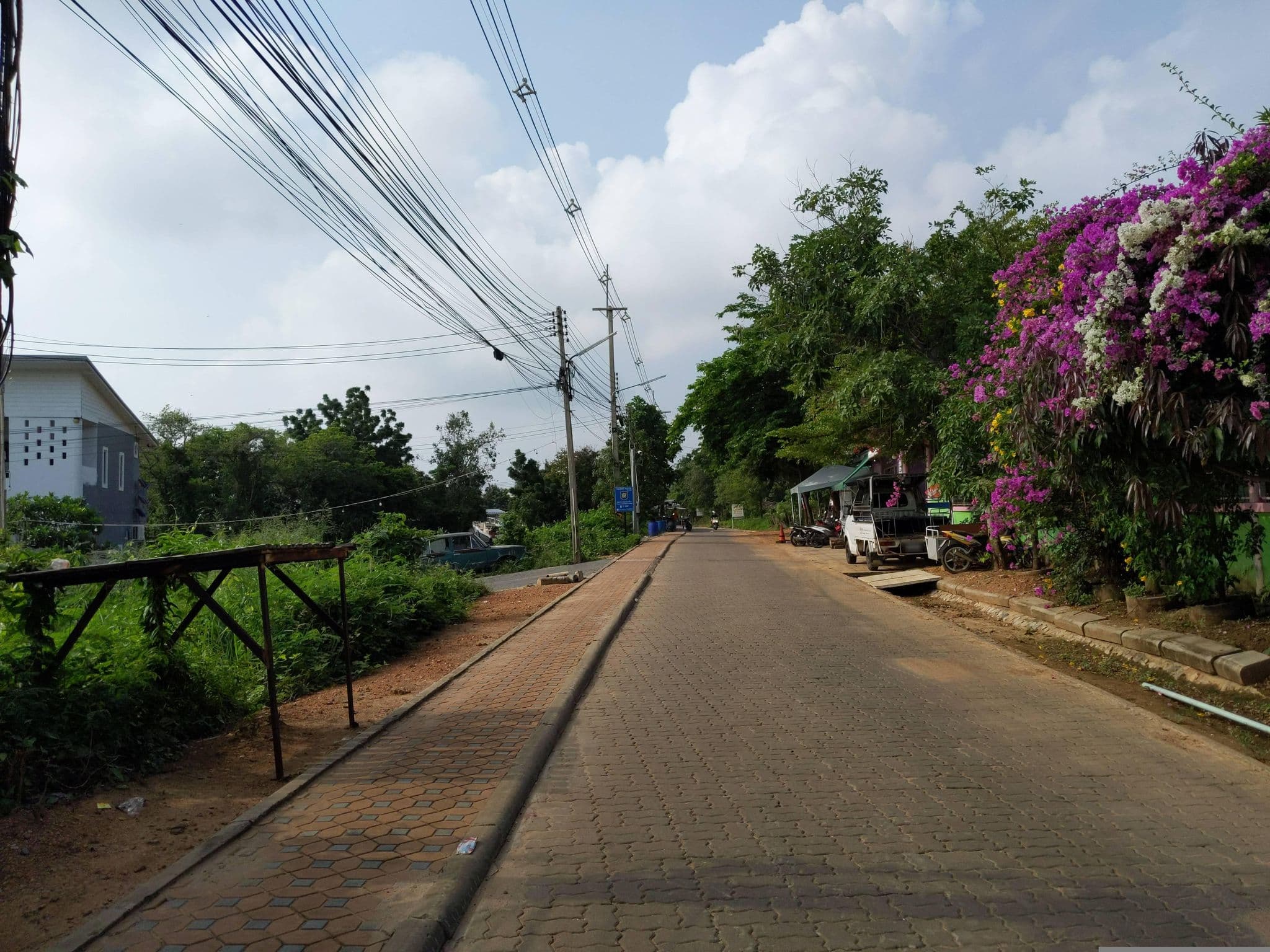 Street view near Preaw Wan Sea View Resort, Ban Ko Lan — © UughoTh0 (CC BY-SA · Mapillary)