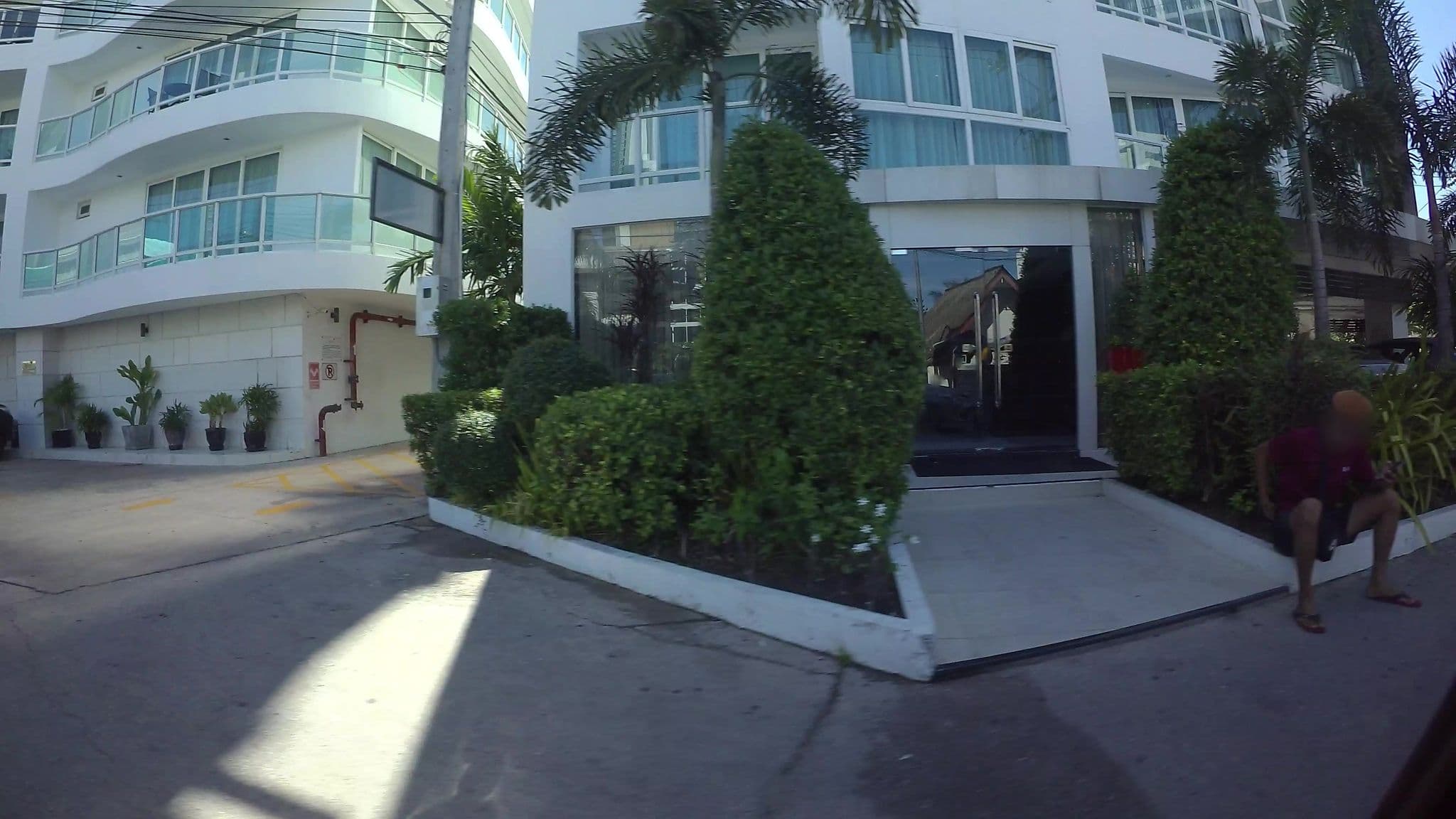 Street view near Centara Nova Hotel Pattaya, Pattaya — © kaart_3 (CC BY-SA · Mapillary)