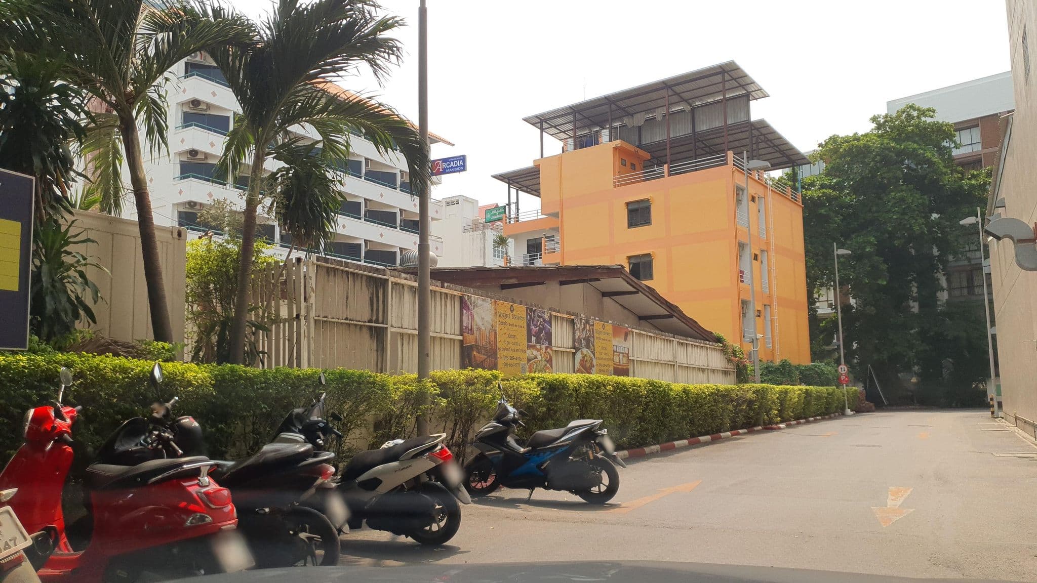 Street view near Intimate Hotel Pattaya, Pattaya — © jrcarlsen (CC BY-SA · Mapillary)
