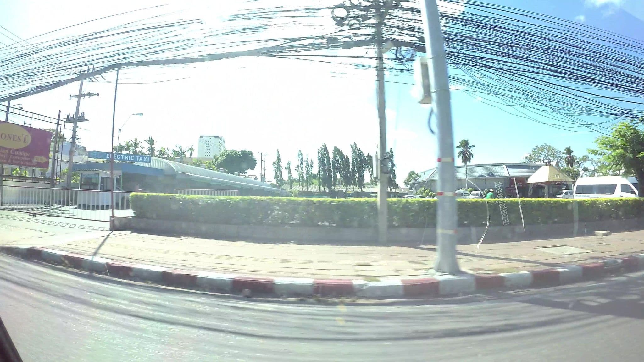 Street view near สบาย รีสอร์ท, Pattaya — © taylorsmock (CC BY-SA · Mapillary)