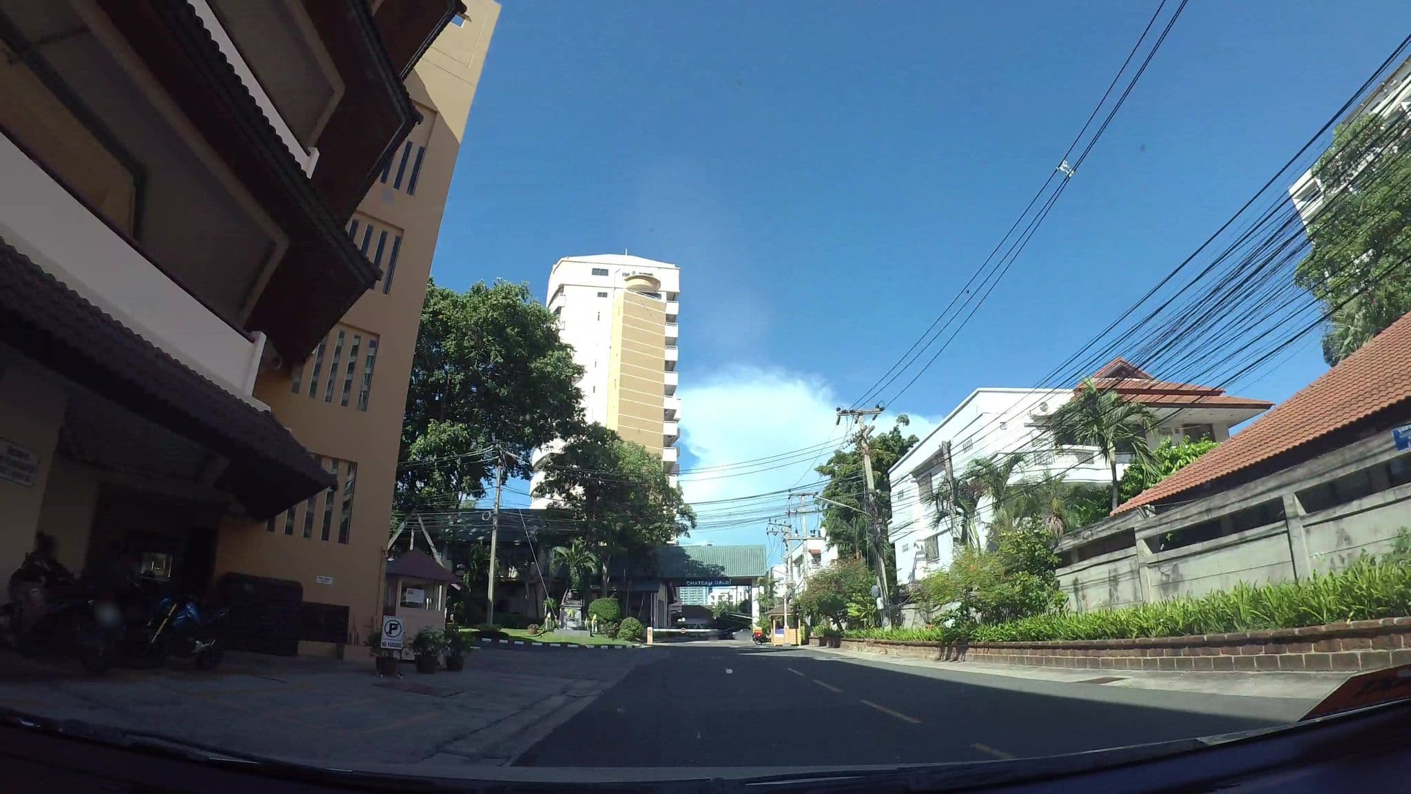 Street view near Chateau Dale, Pattaya — © kaart_3 (CC BY-SA · Mapillary)