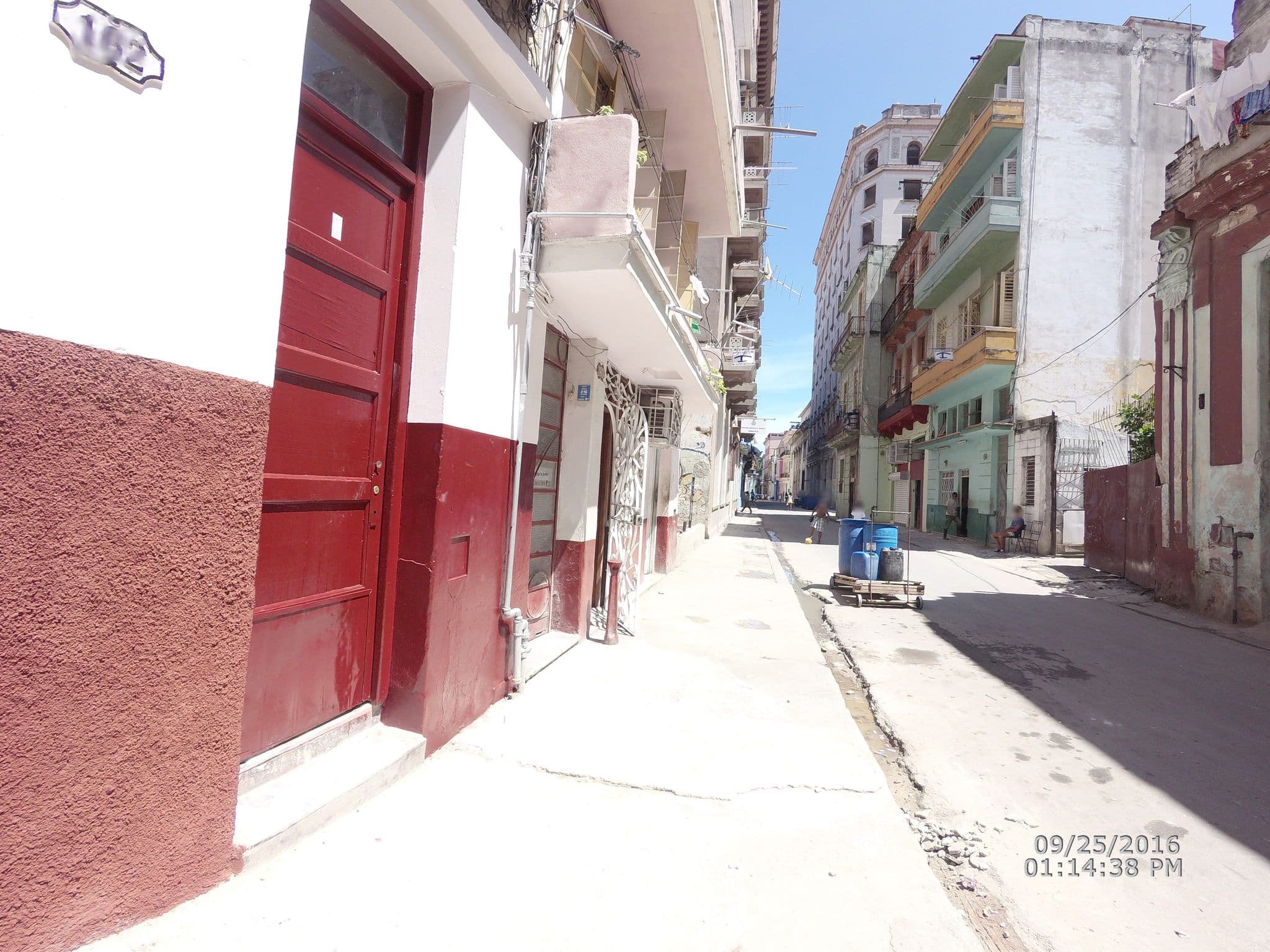 Street view near Rent Room Carlos Flores, La Habana Vieja
