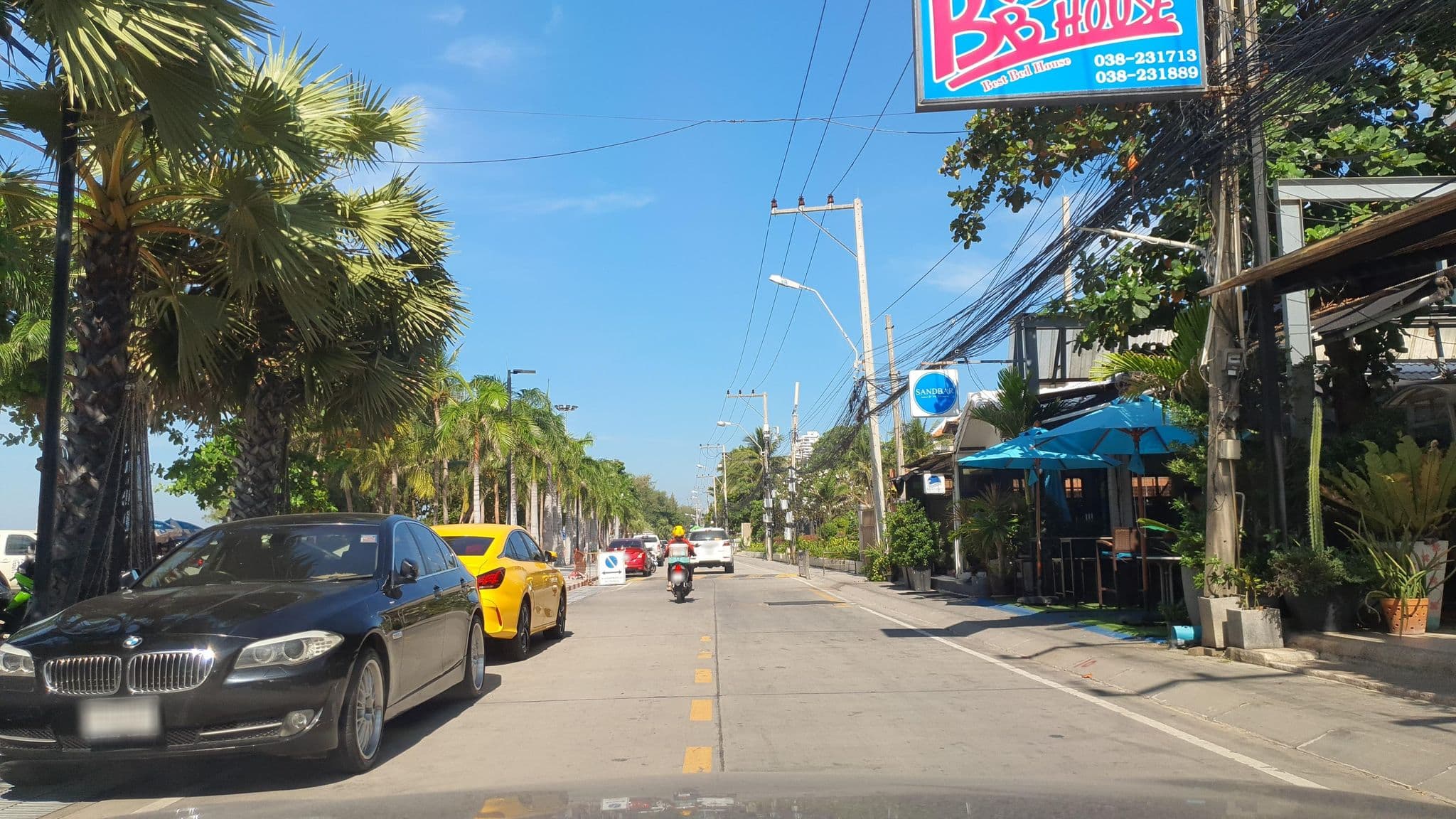 Street view near Sugar Palm Beach Hotel, Pattaya — © jrcarlsen (CC BY-SA · Mapillary)