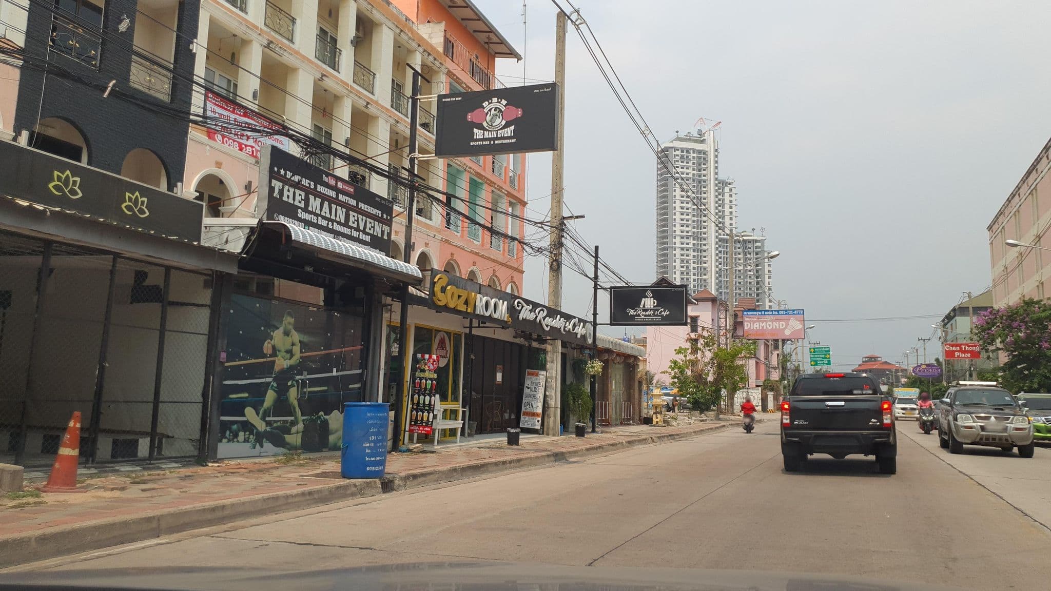 Street view near Le Parrots Pattaya, Pattaya — © jrcarlsen (CC BY-SA · Mapillary)