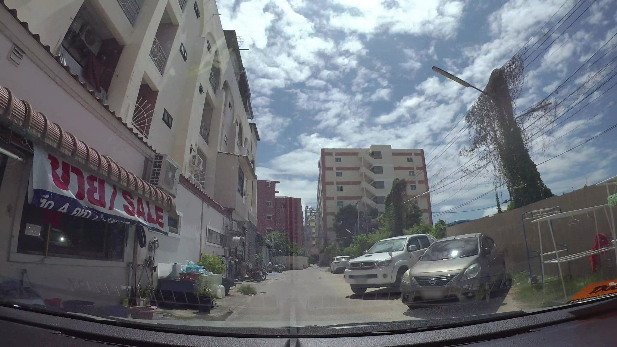 Street view near Chokdee Inn, Pattaya — © kaart_3 (CC BY-SA · Mapillary)