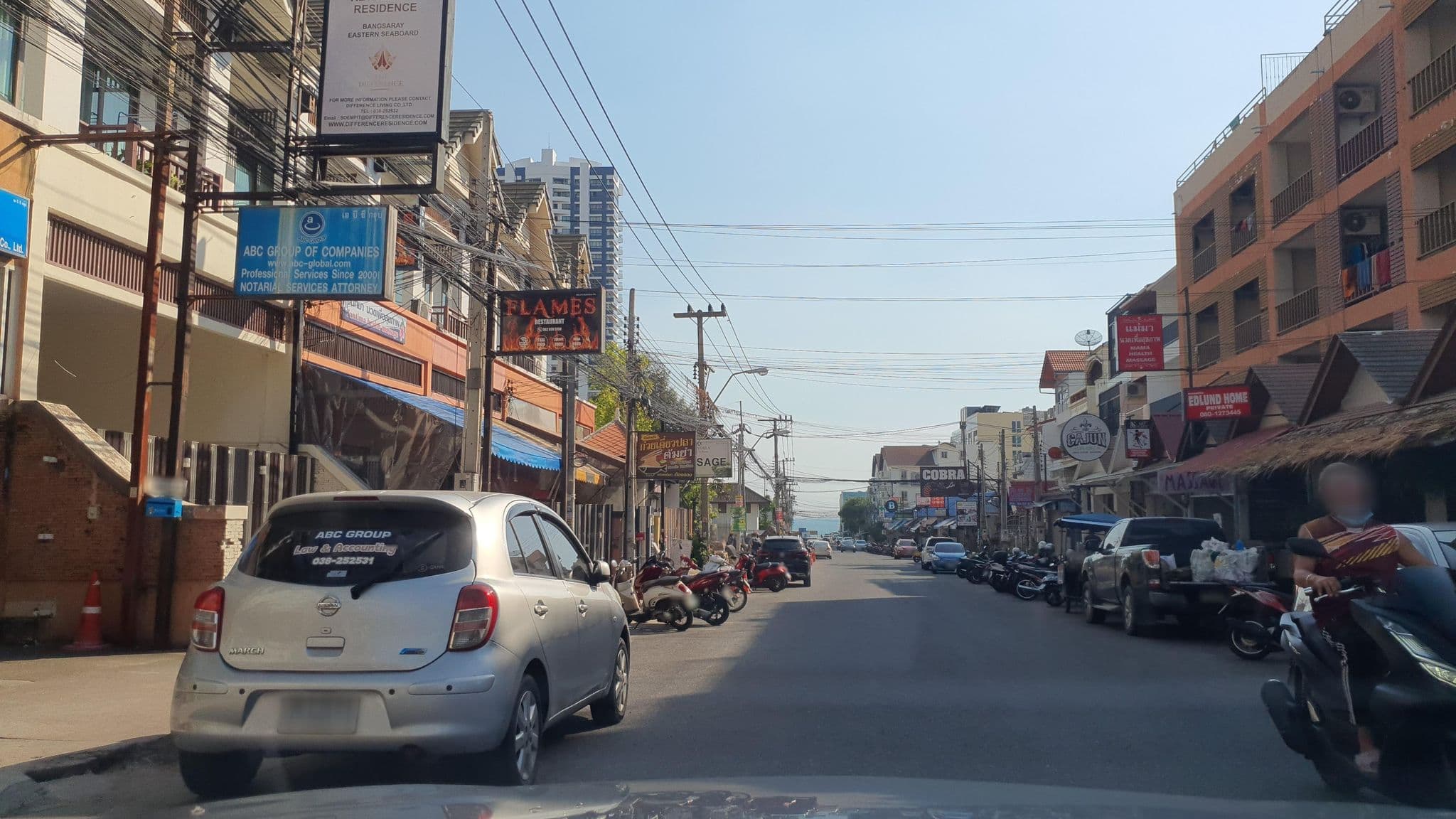 Street view near Brave Lion Boutique Hotel, Pattaya — © jrcarlsen (CC BY-SA · Mapillary)