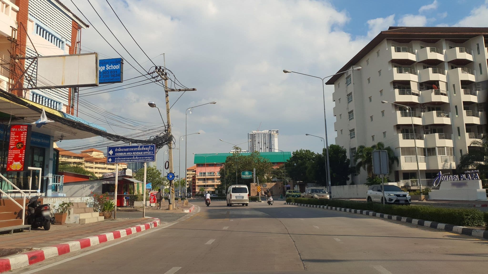Street view near Aiyaree, Pattaya — © jrcarlsen (CC BY-SA · Mapillary)