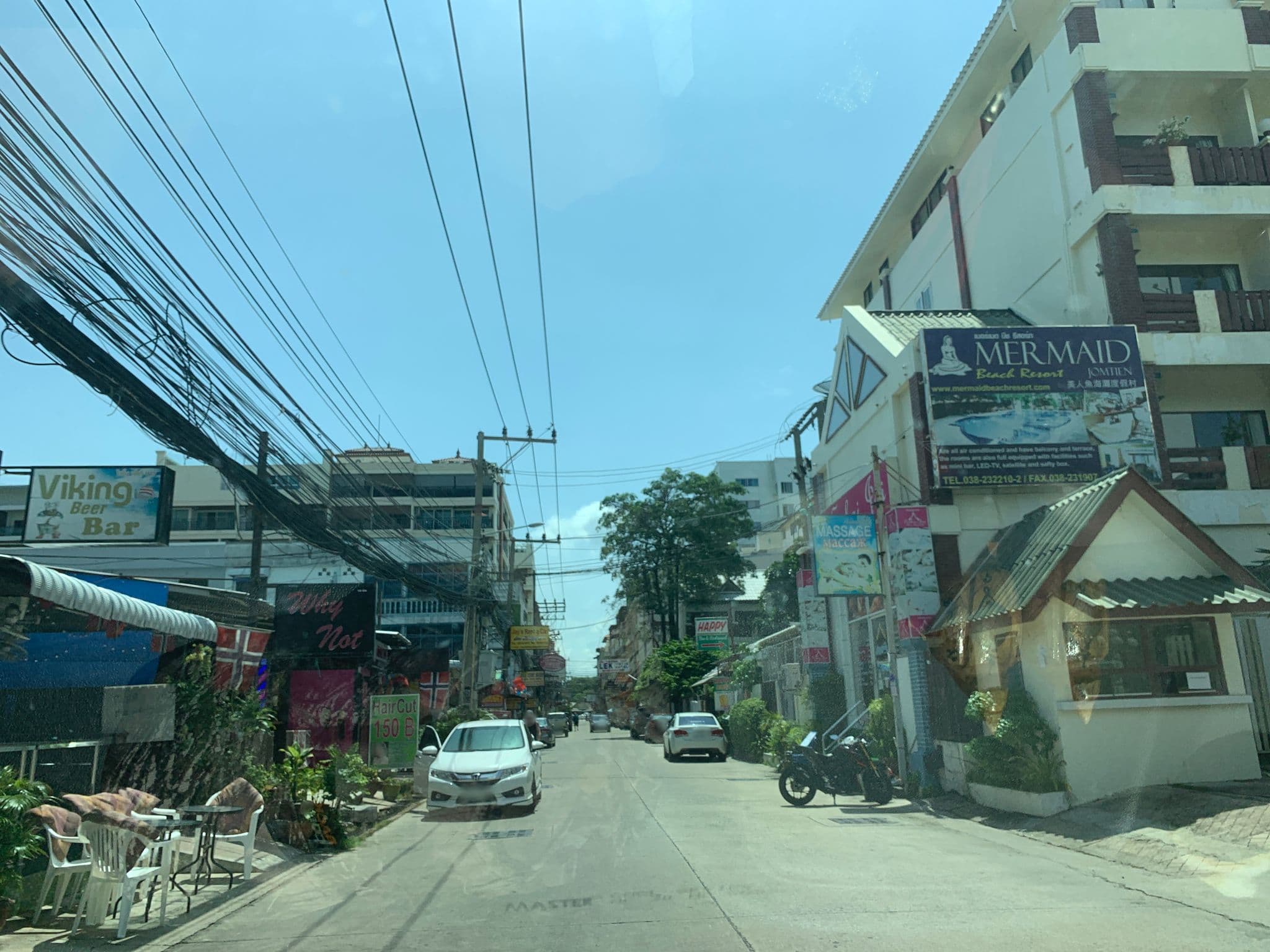 Street view near Tianthong Condominium, Pattaya — © 1111 (CC BY-SA · Mapillary)