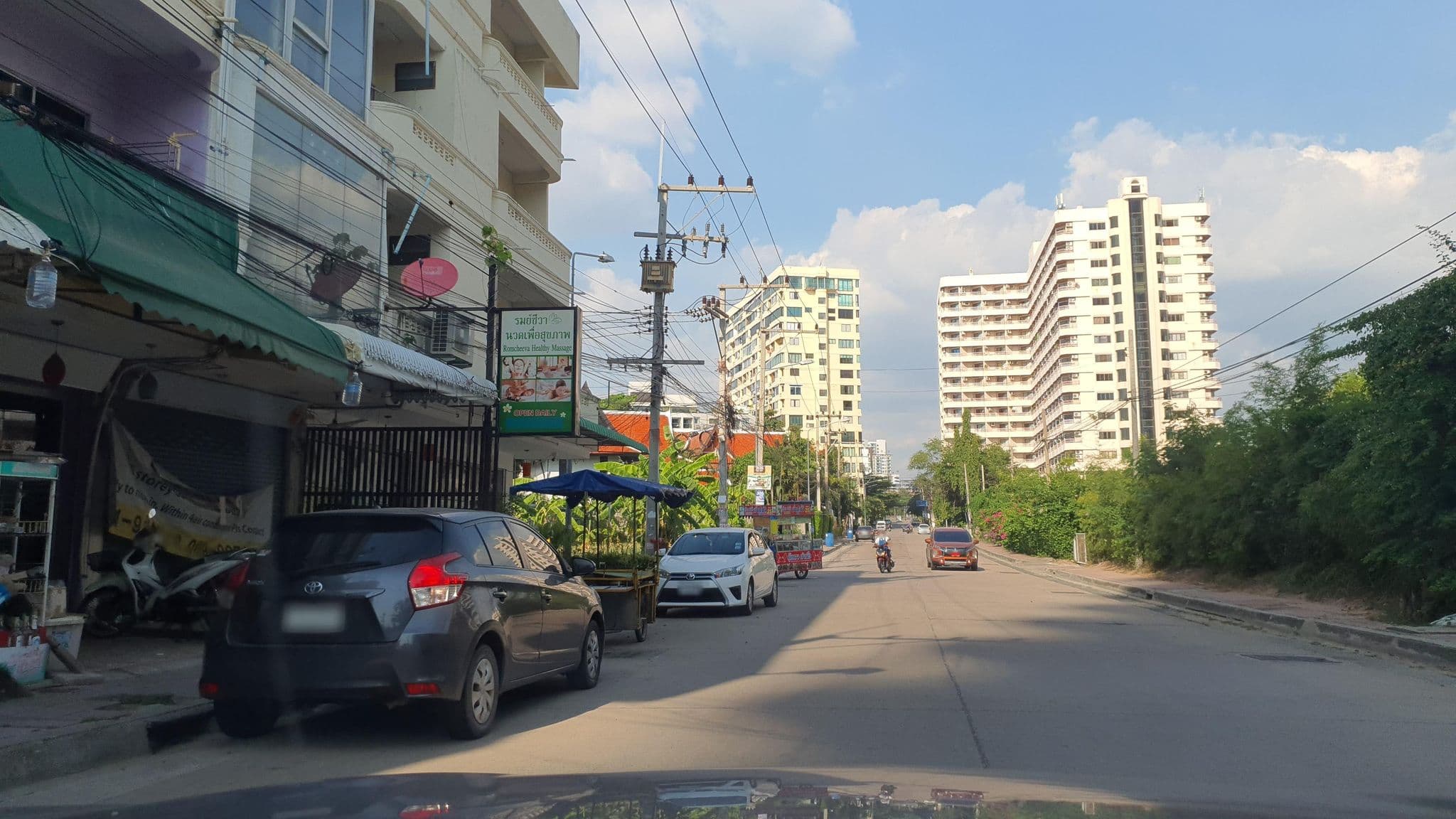 Street view near Обед, Pattaya — © jrcarlsen (CC BY-SA · Mapillary)