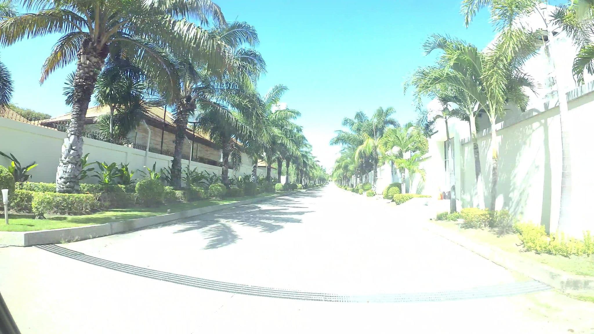 Street view near VIP Villas Private Beach, Pattaya — © taylorsmock (CC BY-SA · Mapillary)