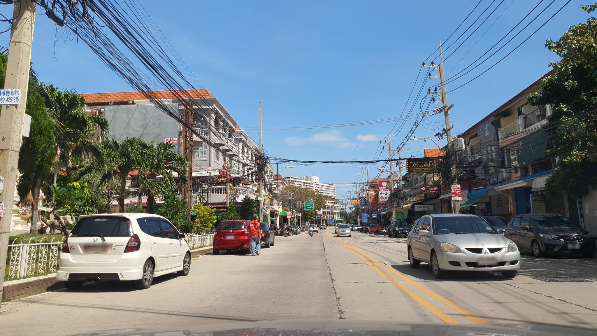 Street view near koh lan sea veiw, Pattaya — © jrcarlsen (CC BY-SA · Mapillary)