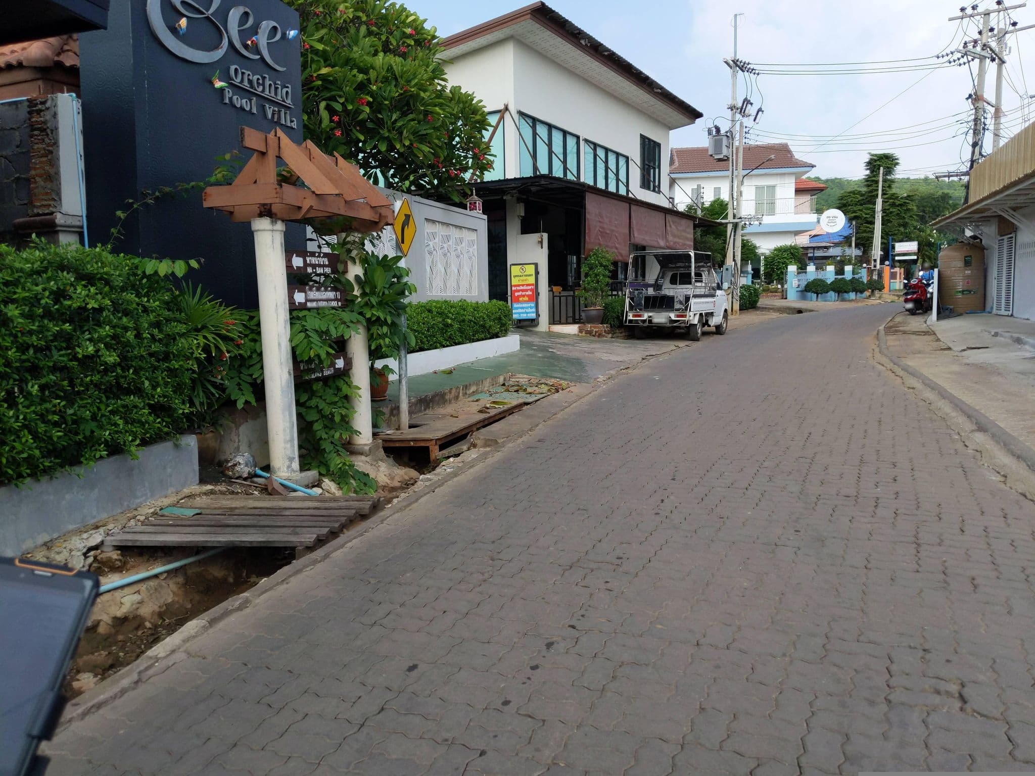 Street view near ShooSree Resort, Ban Ko Lan — © UughoTh0 (CC BY-SA · Mapillary)