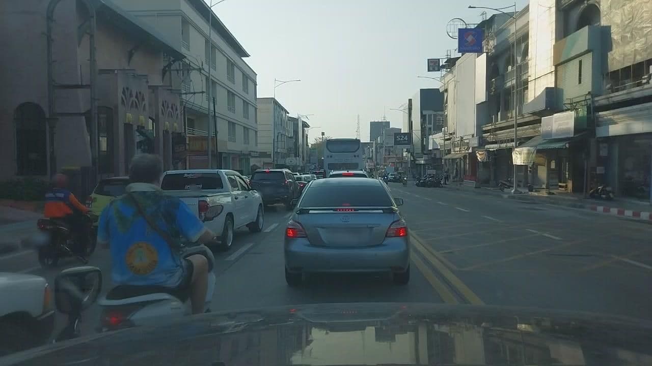 Street view near รถตู้ พัทยา-รังสิต ข้างโรงแรม Town In Town Hotel, Pattaya — © roadroid (CC BY-SA · Mapillary)
