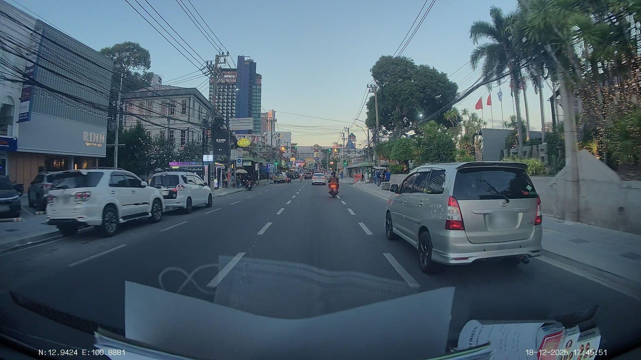 Street view near Baron beach hotel, Pattaya — © ThailandCambodia (CC BY-SA · Mapillary)