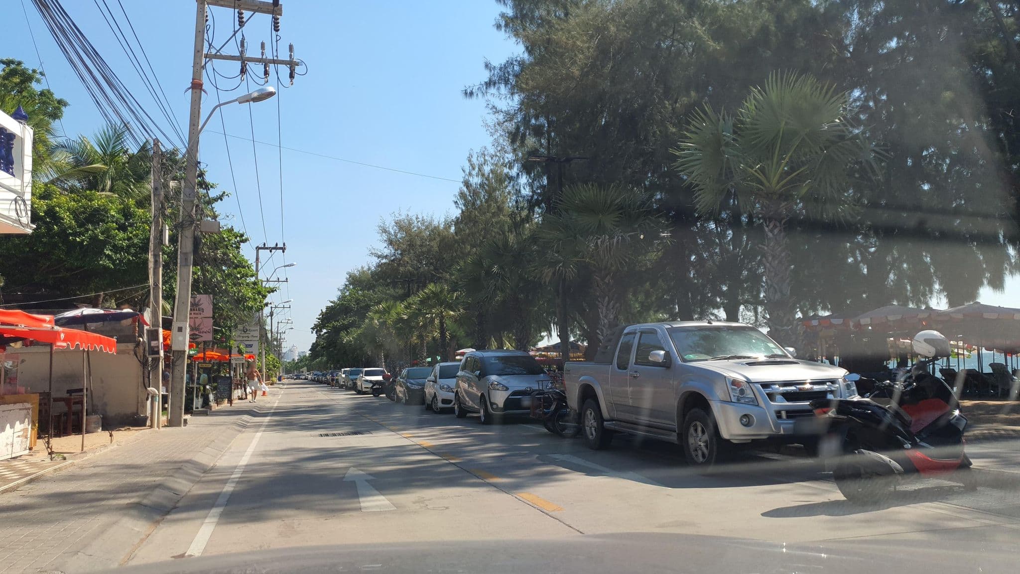 Street view near welcome world beach resort, Pattaya — © jrcarlsen (CC BY-SA · Mapillary)