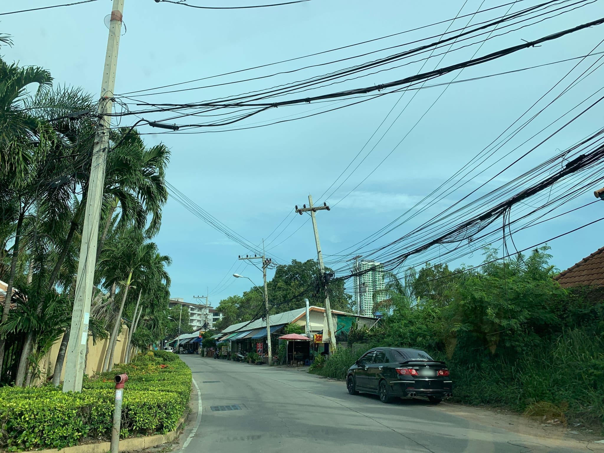 Street view near เกาะล้าน ซีวิว, Pattaya — © 1111 (CC BY-SA · Mapillary)