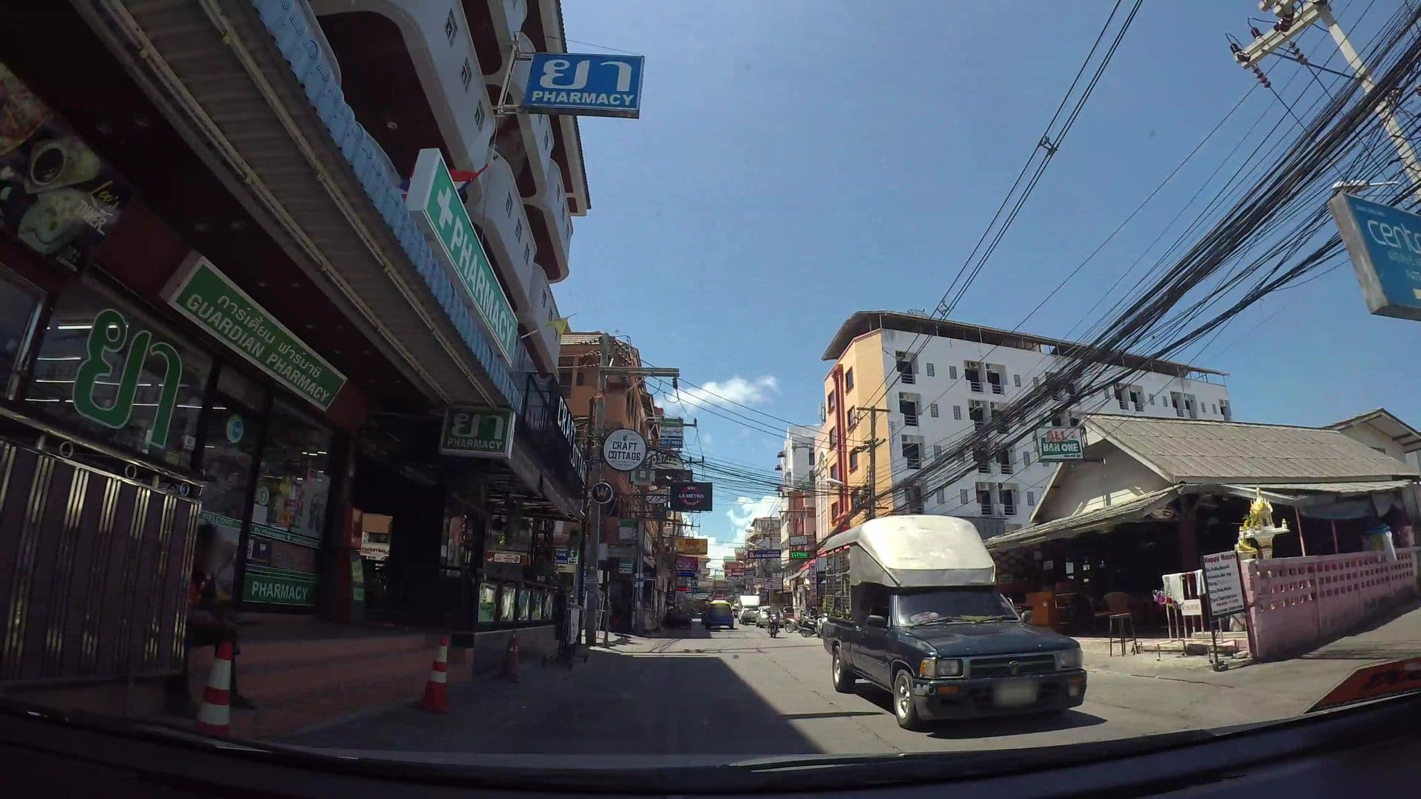Street view near Sea Me Hotel Lobby, Pattaya — © kaart_3 (CC BY-SA · Mapillary)
