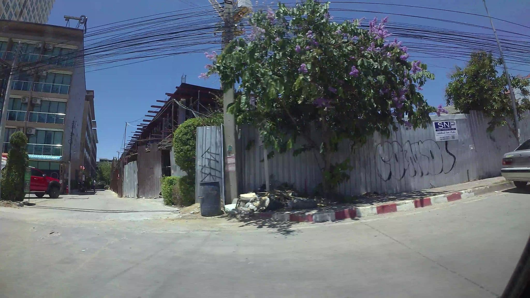 Street view near Glow Pattaya, Pattaya — © kaart_3 (CC BY-SA · Mapillary)