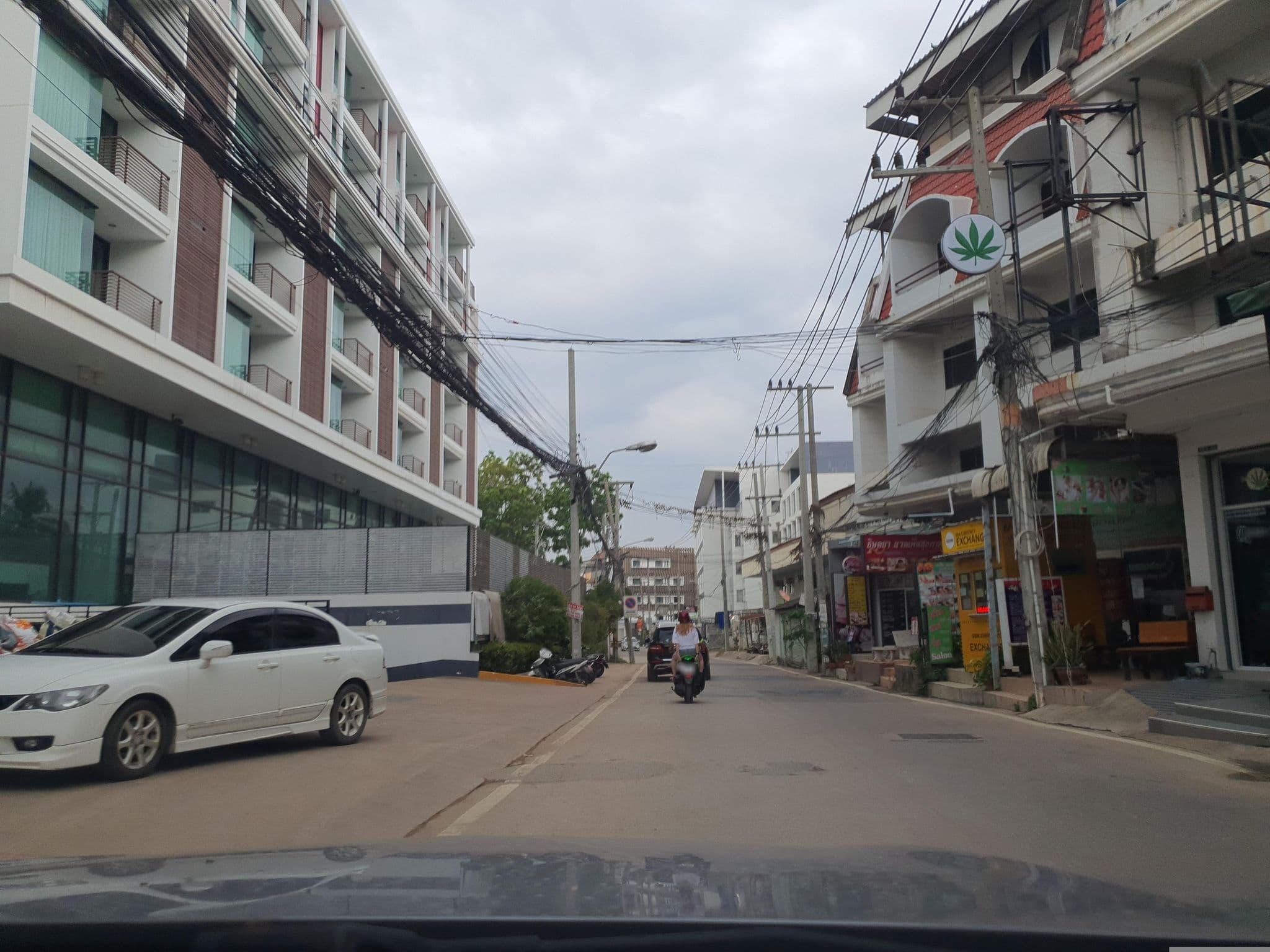 Street view near III VI V | TSIX5 | 365 : PaTTaYa, Pattaya — © jrcarlsen (CC BY-SA · Mapillary)