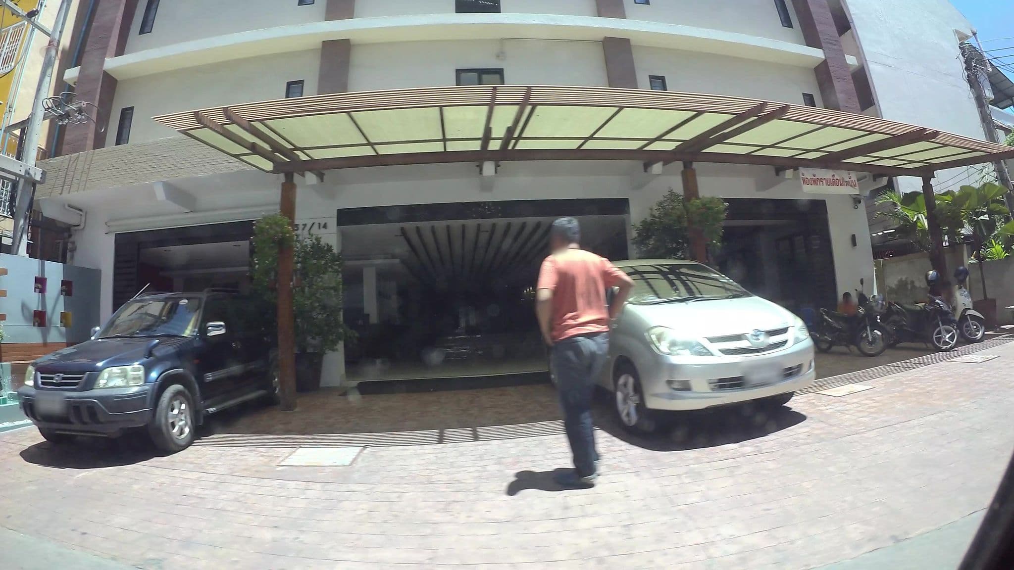 Street view near The Moonlight Serviced Apartment, Pattaya — © kaart_3 (CC BY-SA · Mapillary)
