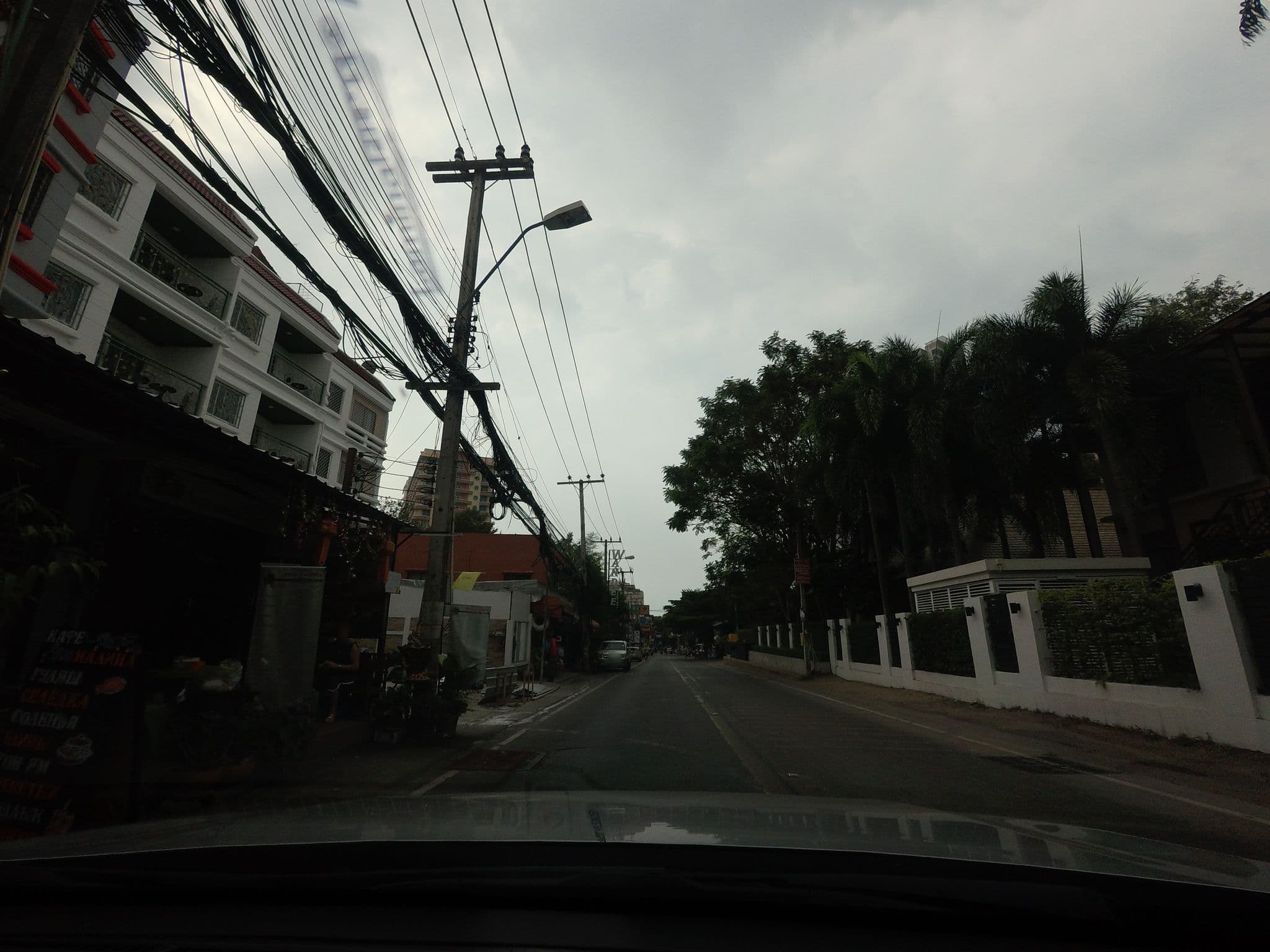 Street view near Boomerang Rooftop apart-hotel, Pattaya — © mishari (CC BY-SA · Mapillary)