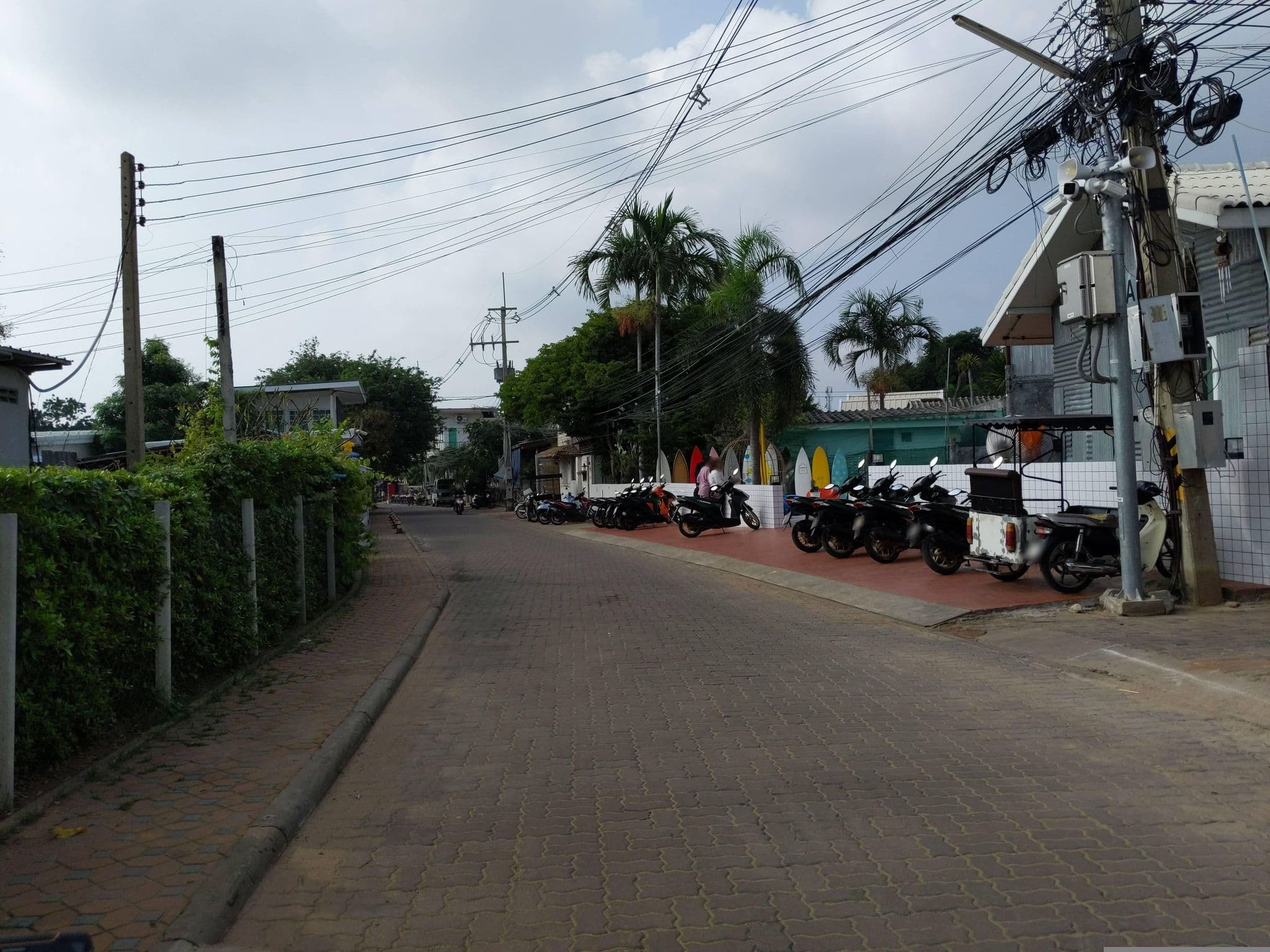Street view near สุนทรีโฮม (Suntree Home), Ban Ko Lan — © UughoTh0 (CC BY-SA · Mapillary)