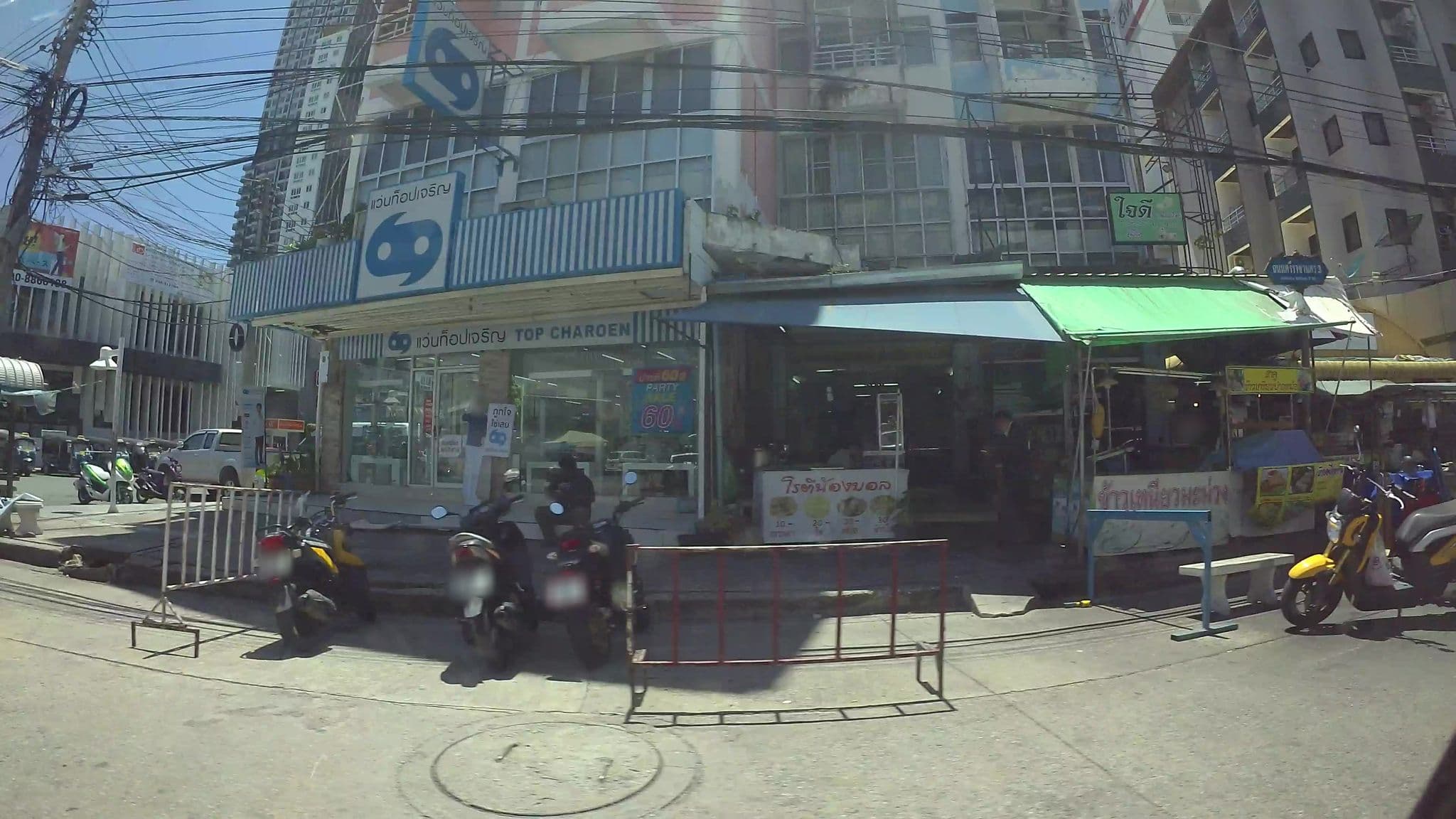 Street view near หอพัก ศรีมหาราชา [หน้าวัดนอก], Si Racha — © kaart_3 (CC BY-SA · Mapillary)