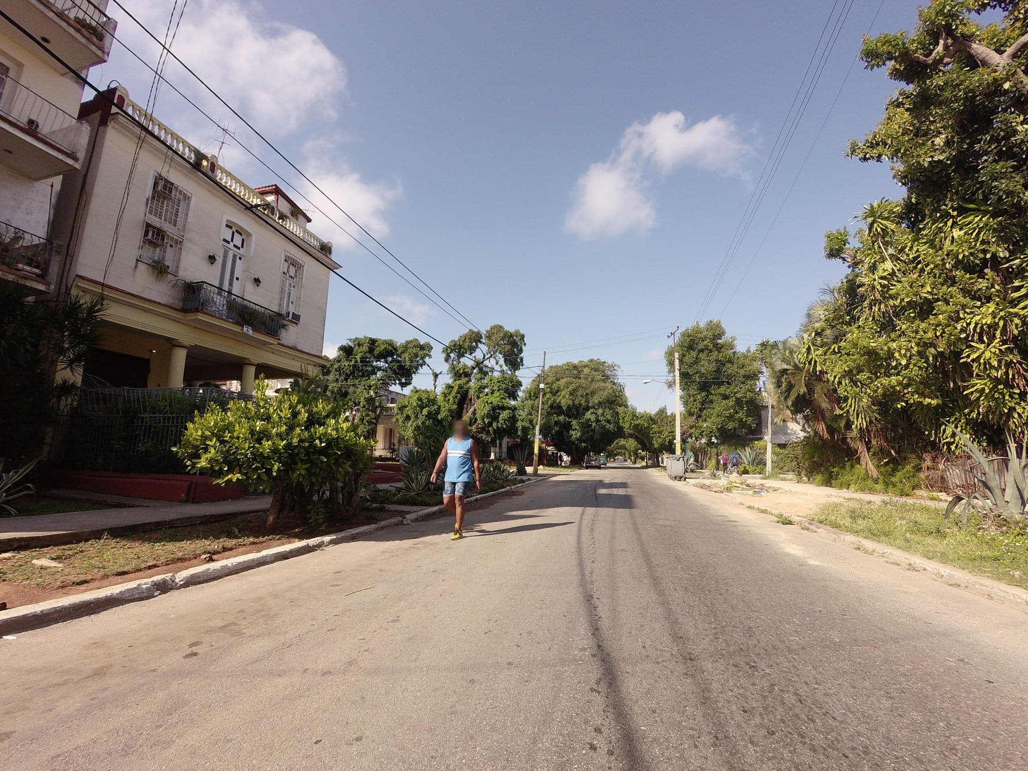 Street view near Villa Adelaida, Vedado