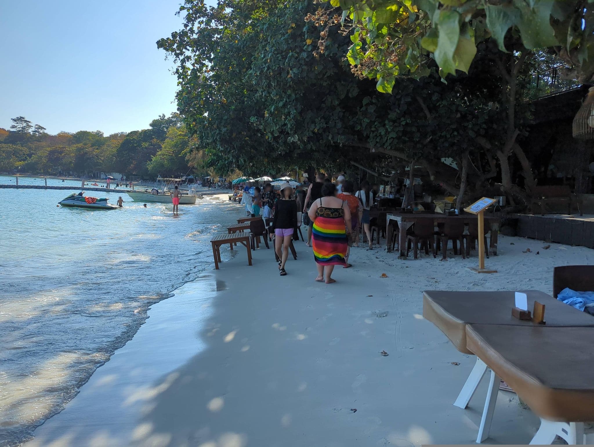 Street view near La Lune Beach Resort, Ban Phe — © coetserw (CC BY-SA · Mapillary)