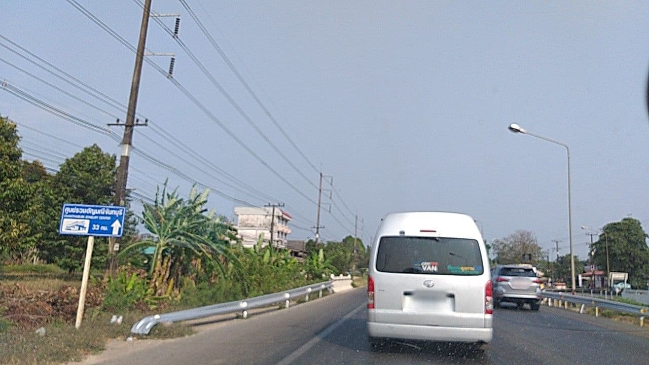 Street view near kulapat tourist center, Tha Mai — © ozflor (CC BY-SA · Mapillary)