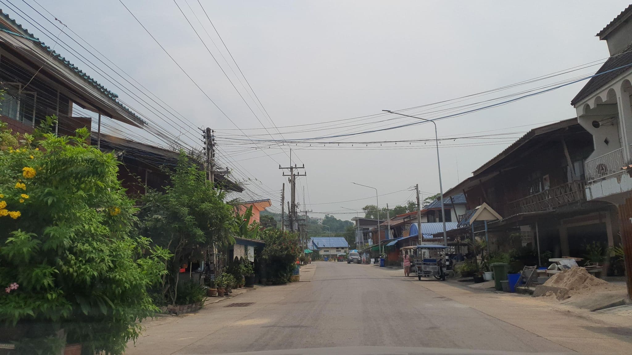 Street view near บ้านคุณยาย-ไม้คุณตา, Ban Phe — © jrcarlsen (CC BY-SA · Mapillary)