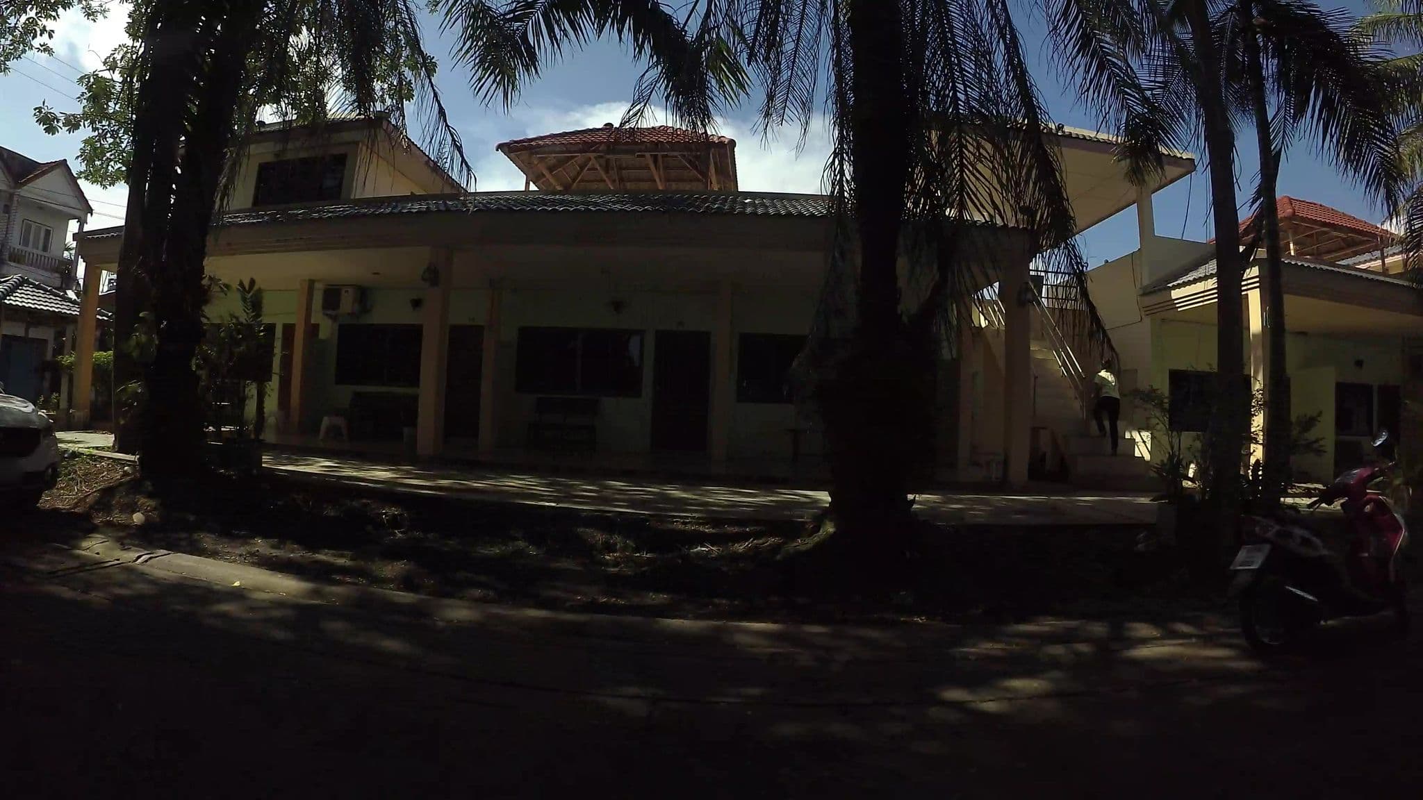 Street view near โรงแรมระยองปาร์ควิว, Rayong — © taylorsmock (CC BY-SA · Mapillary)