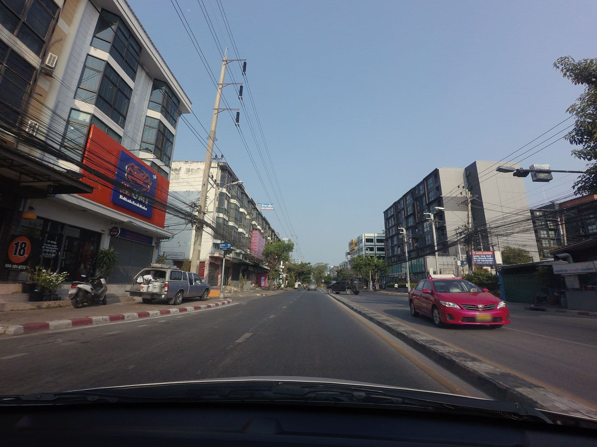 Street view near Kantary Bay, Bang Na — © mishari (CC BY-SA · Mapillary)