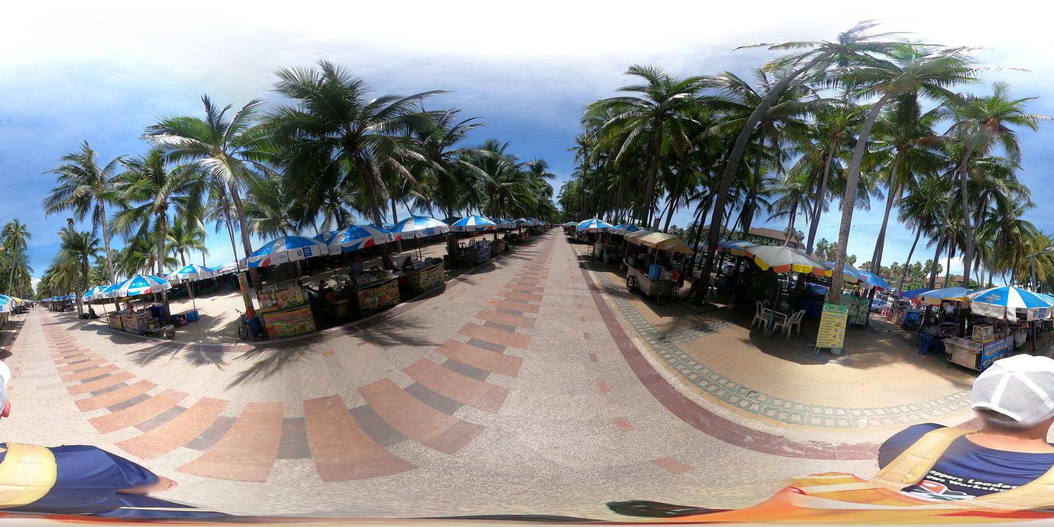 Street view near Bangsan Guesthouse (บางแสน เกสท์เฮ้าส์), Ban Ang Sila — © geocruizer (CC BY-SA · Mapillary)