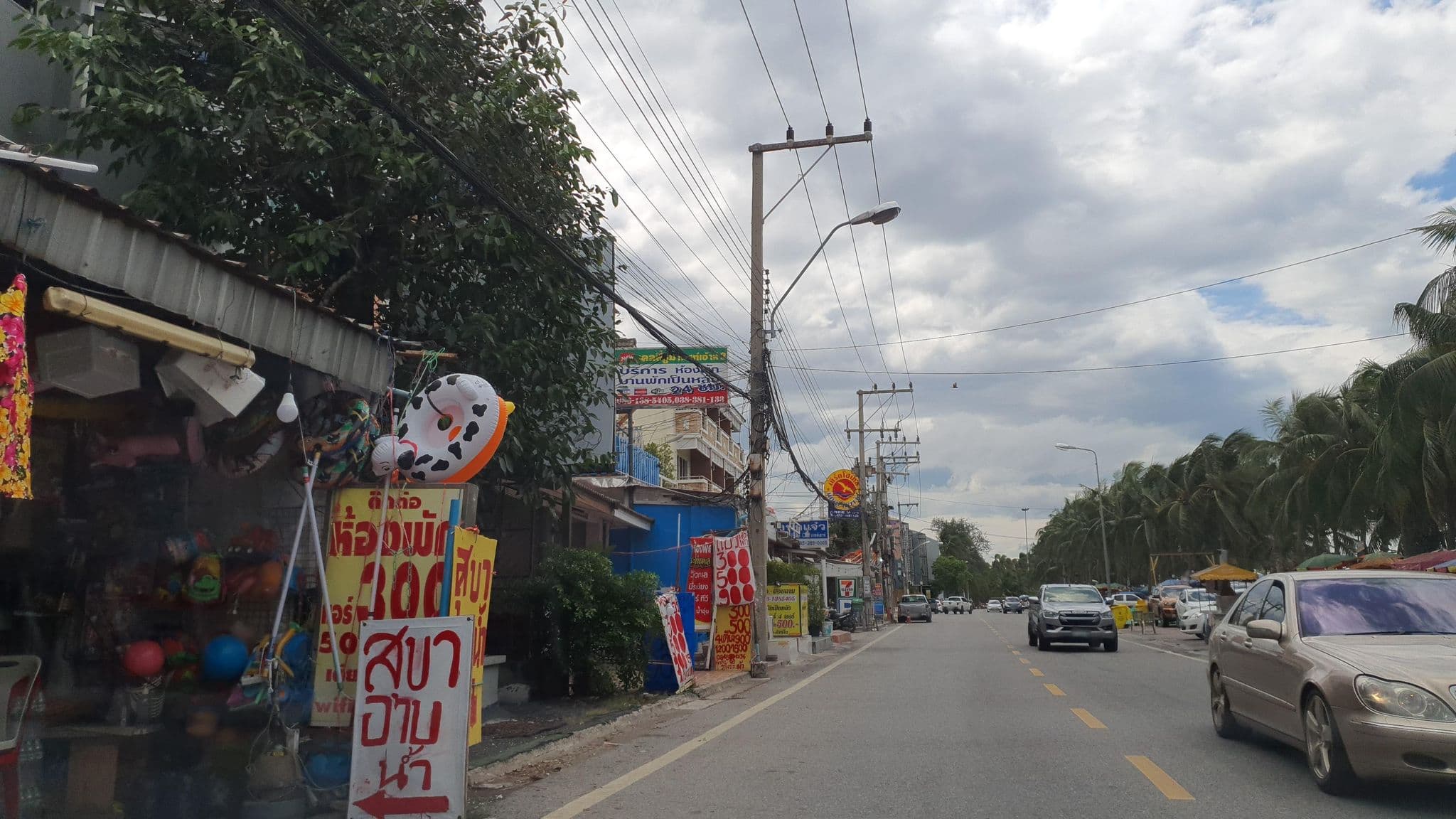 Street view near Eden Boutique Hotel, Ban Ang Sila — © jrcarlsen (CC BY-SA · Mapillary)