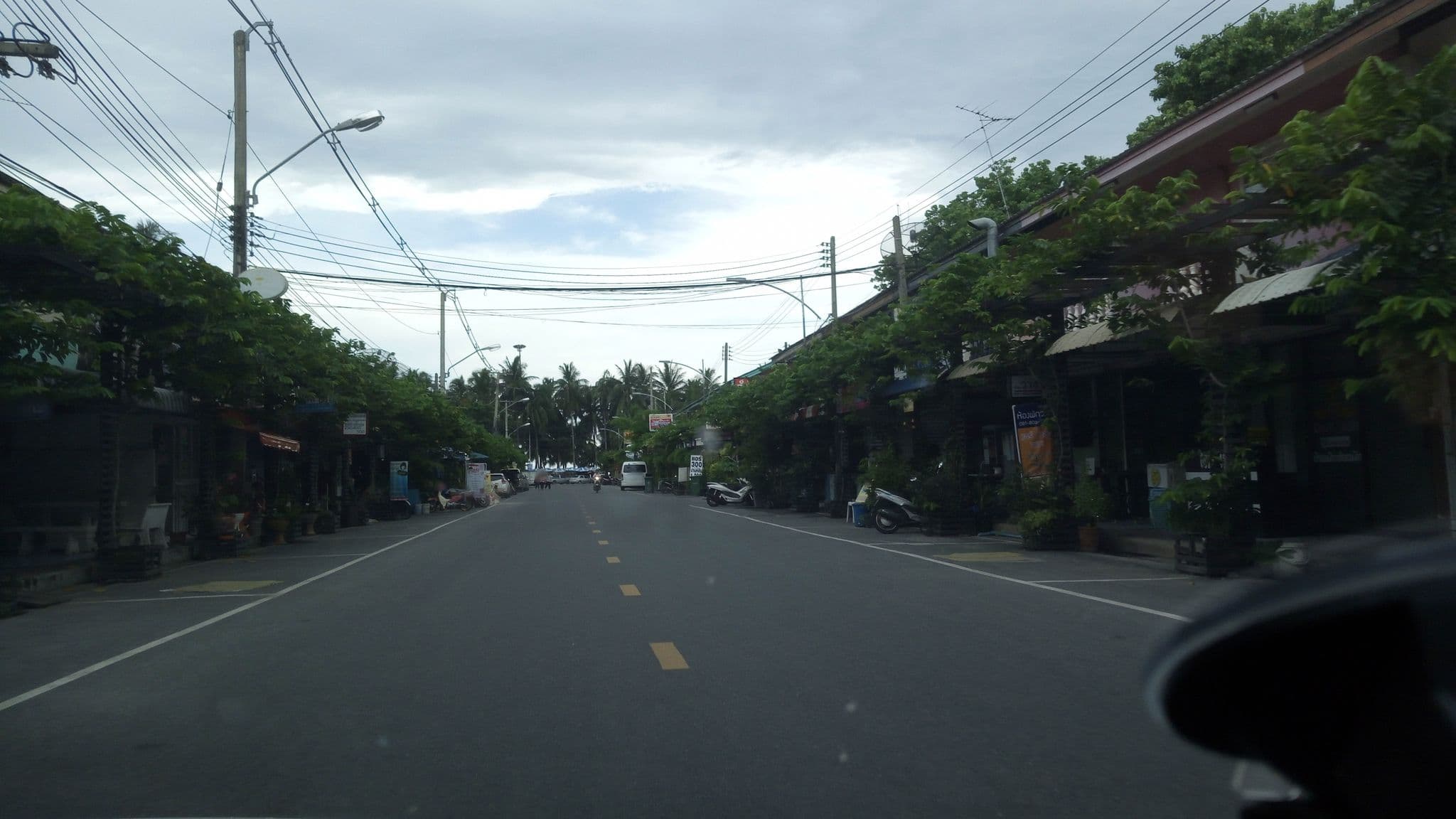 Street view near คุณอิ๋ว Guesthouse, Ban Ang Sila — © myppmy (CC BY-SA · Mapillary)