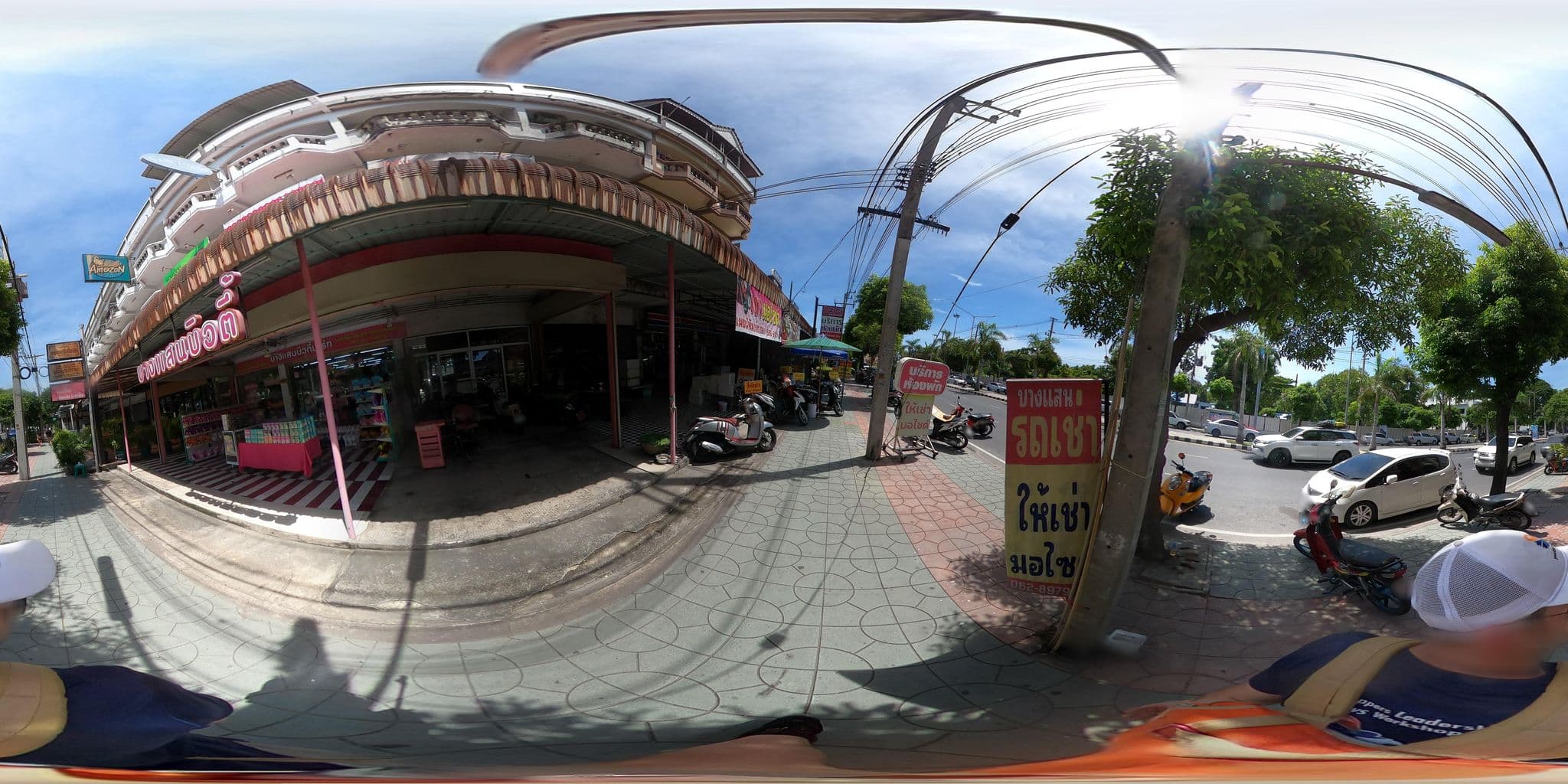 Street view near เมย์ อพาร์ทเม้นท์ @ ถนนลงหาดบางแสน, Ban Ang Sila — © geocruizer (CC BY-SA · Mapillary)